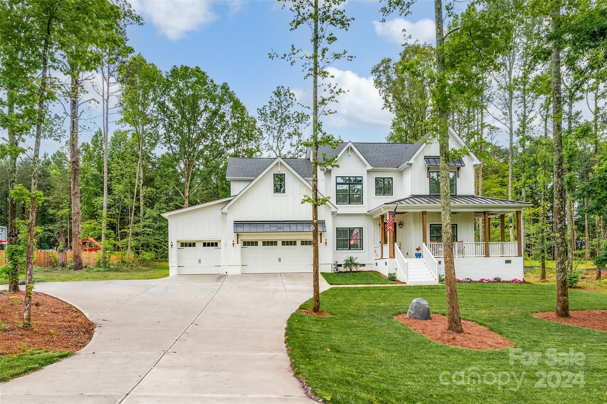 513 Arrow Point Lane
