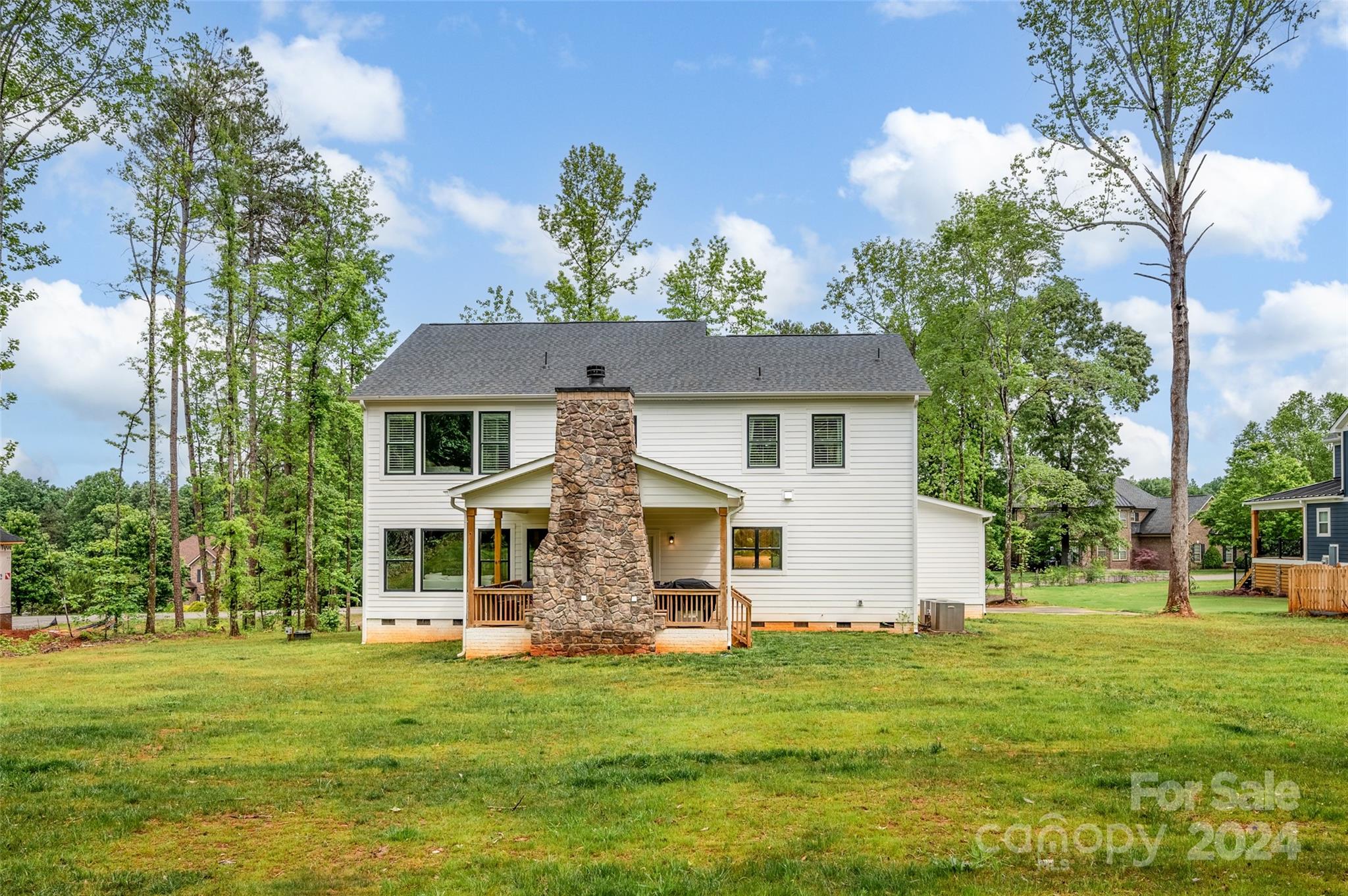 513 Arrow Point Lane