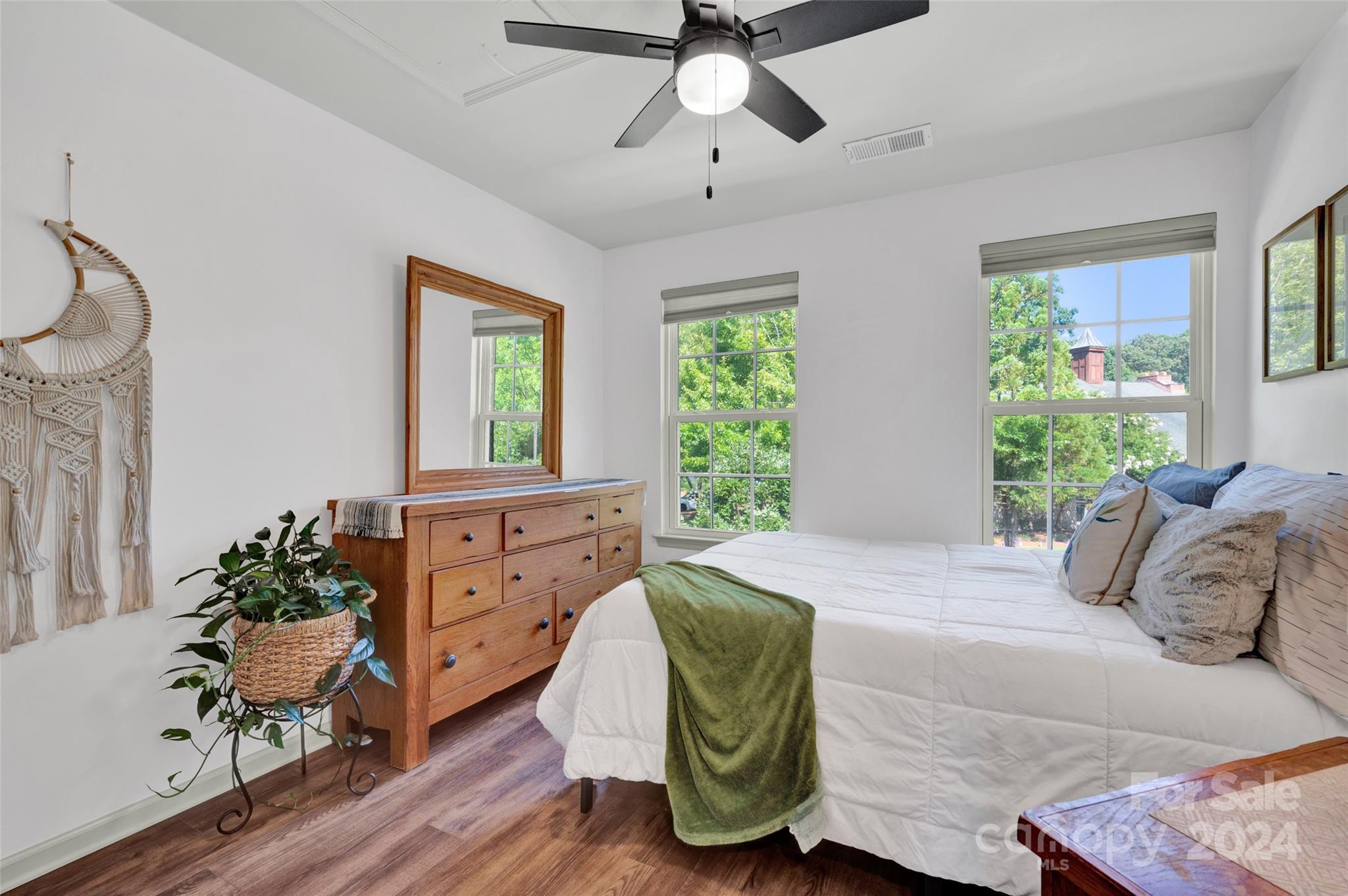 6874 Colonial Garden Drive