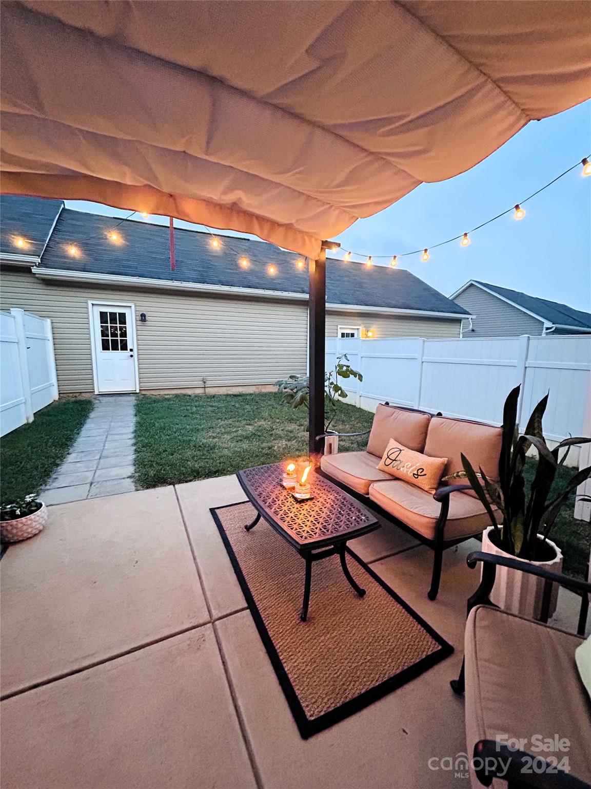 6874 Colonial Garden Drive