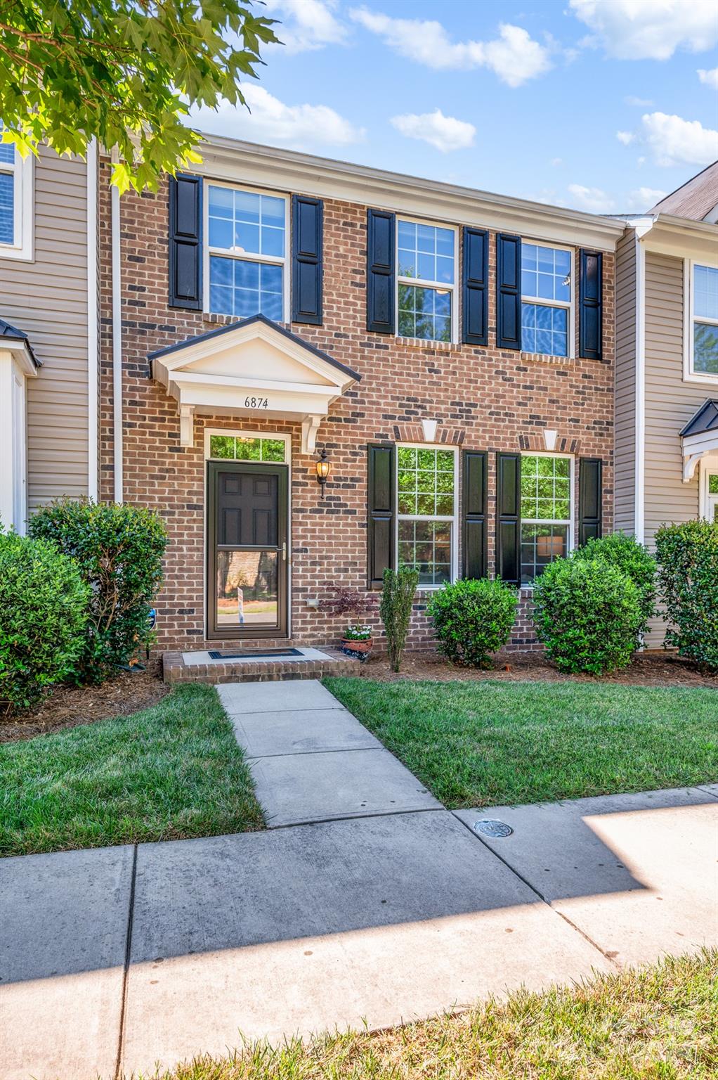 6874 Colonial Garden Drive