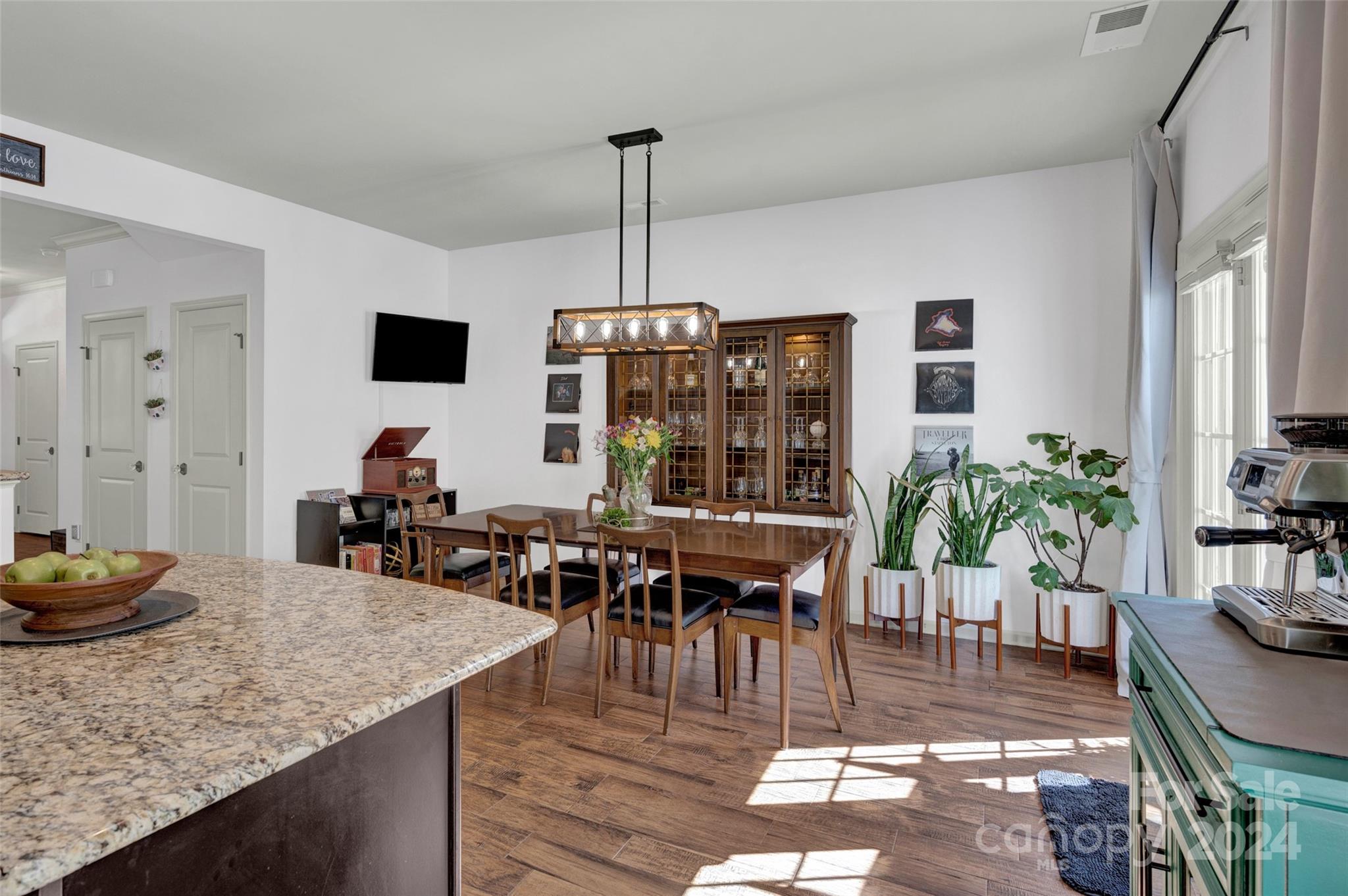 6874 Colonial Garden Drive