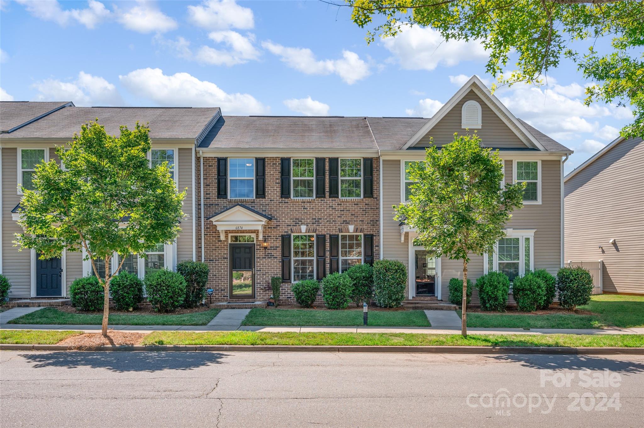 6874 Colonial Garden Drive