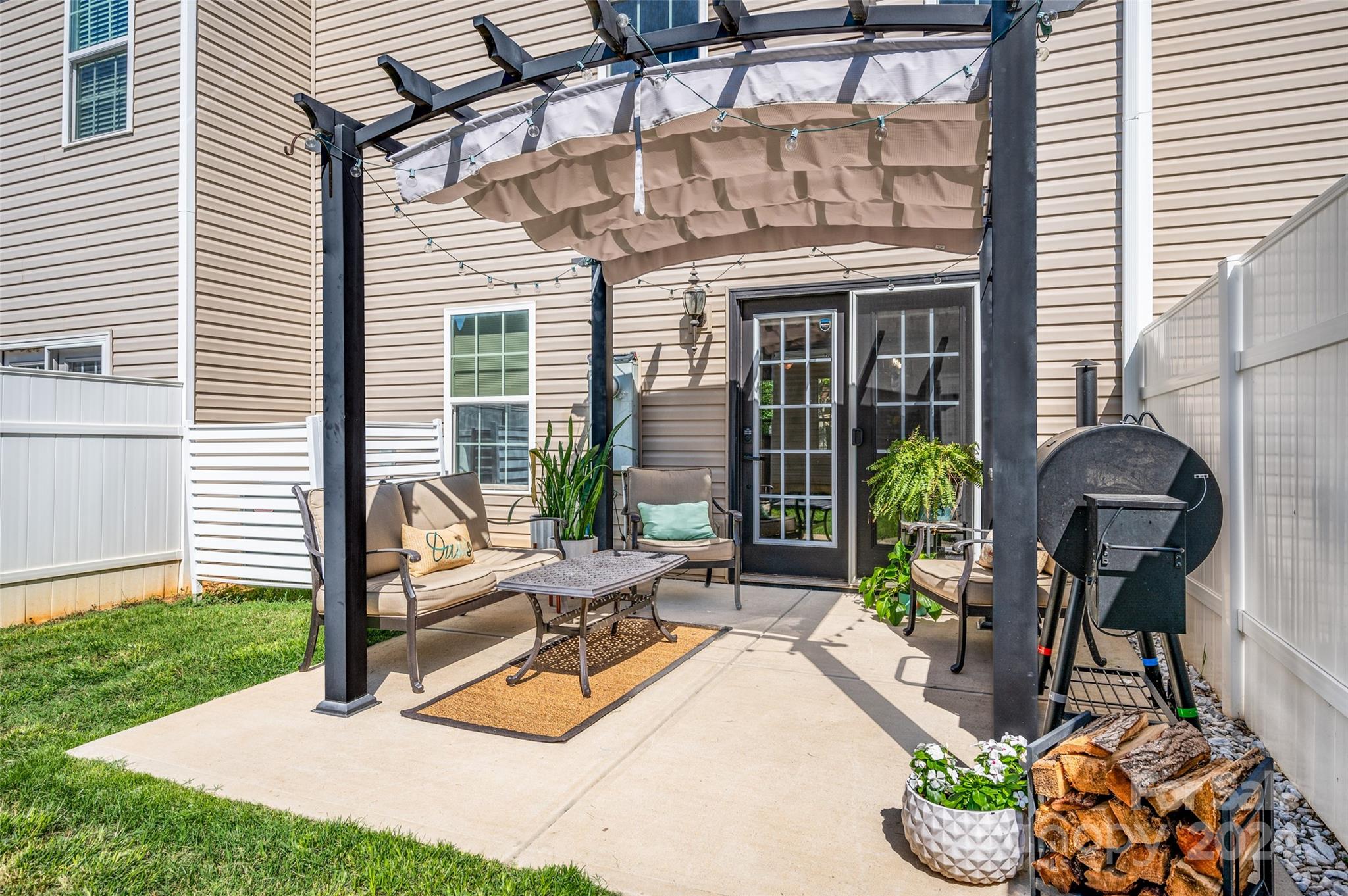 6874 Colonial Garden Drive