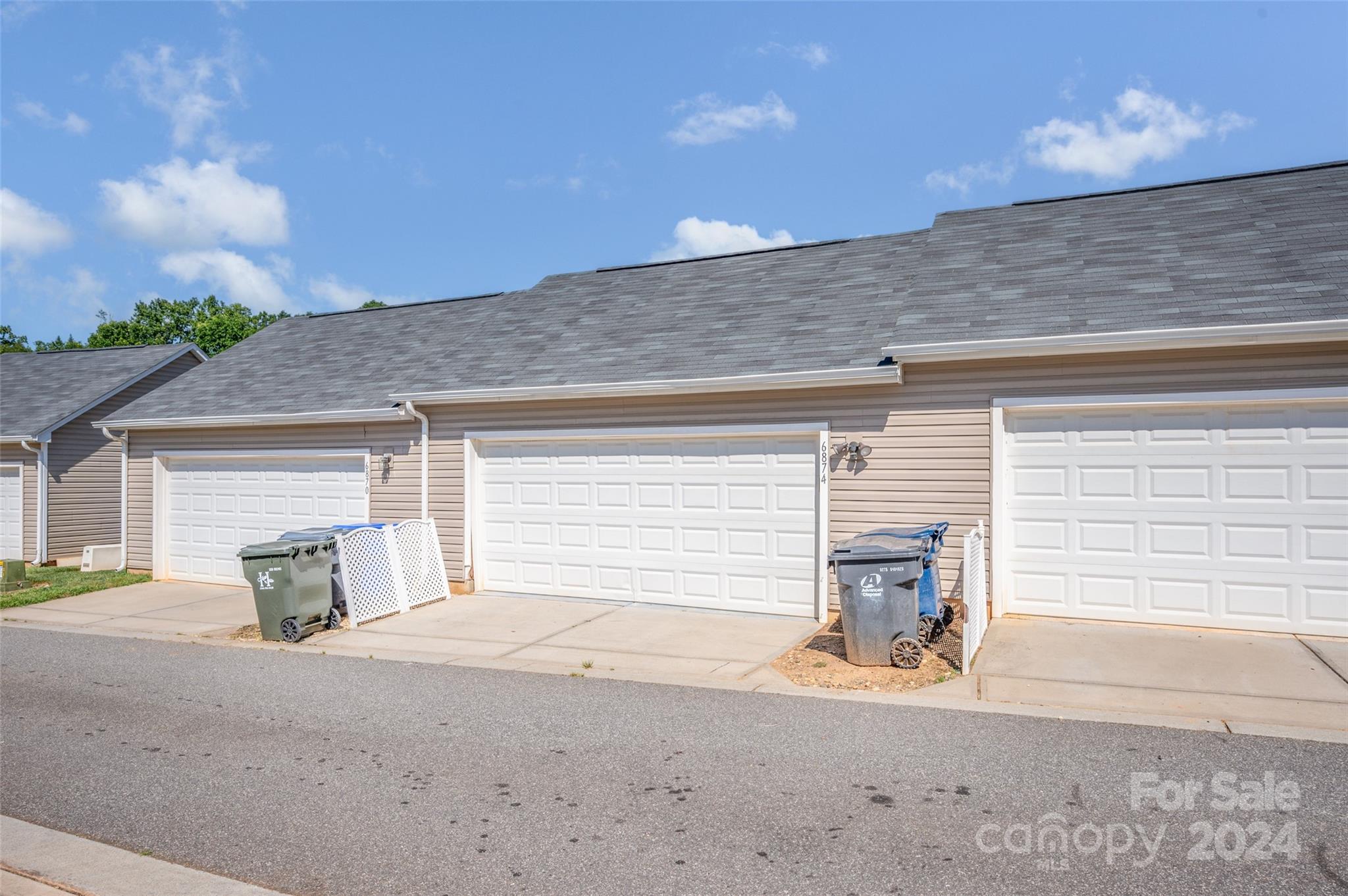 6874 Colonial Garden Drive