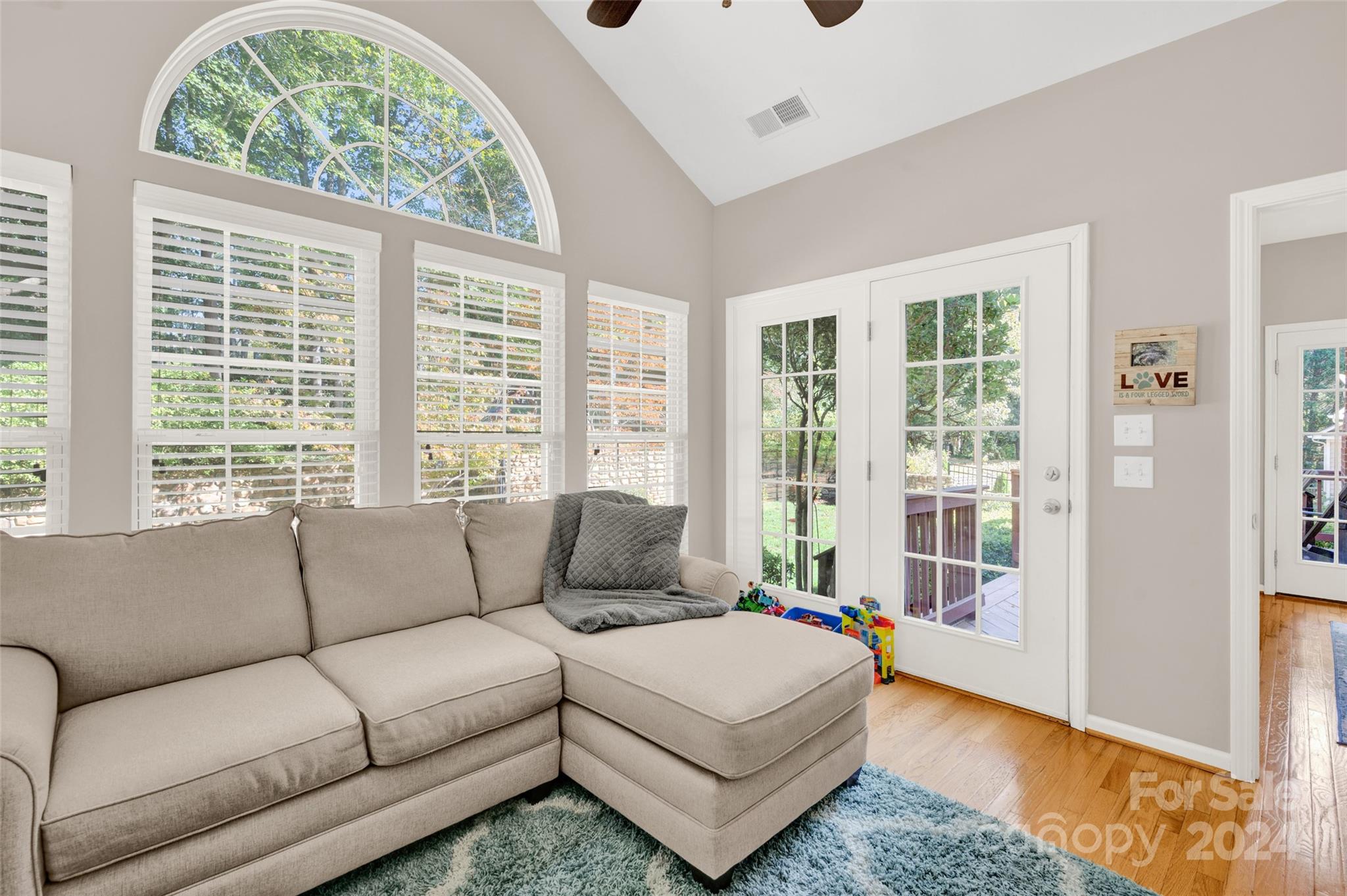 116 Montrose Drive