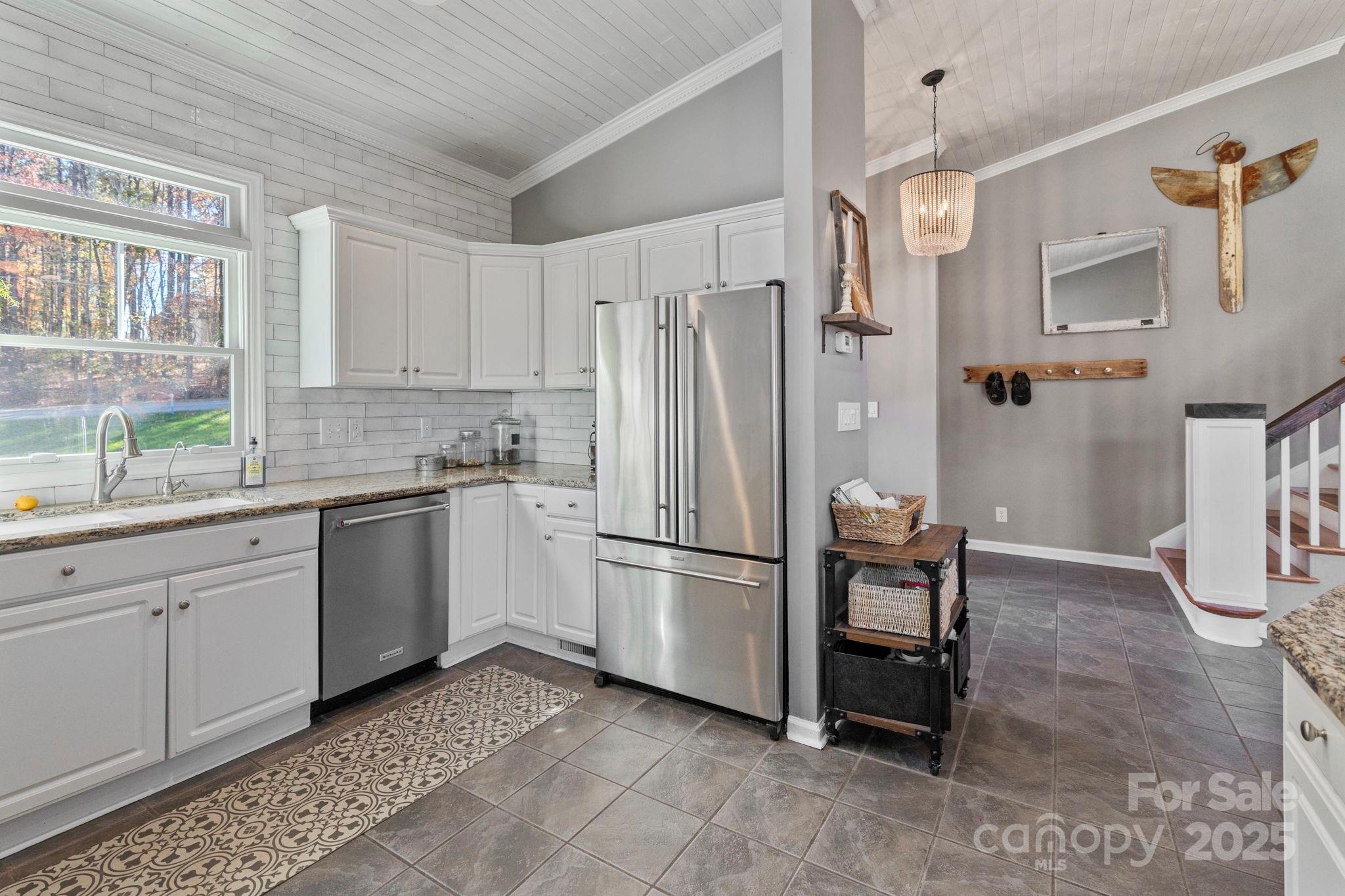 466 Lakeview Shores Loop
