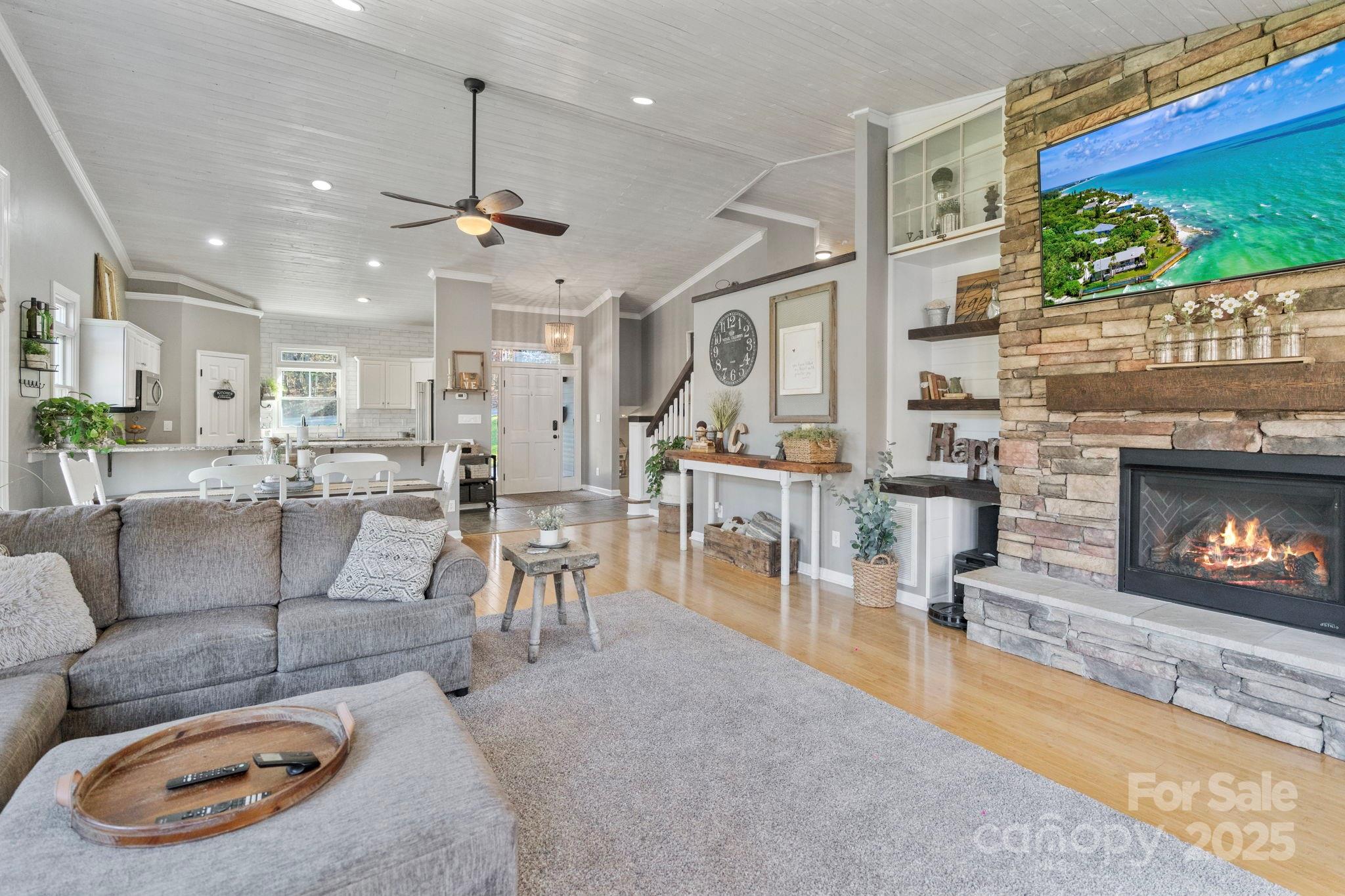 466 Lakeview Shores Loop