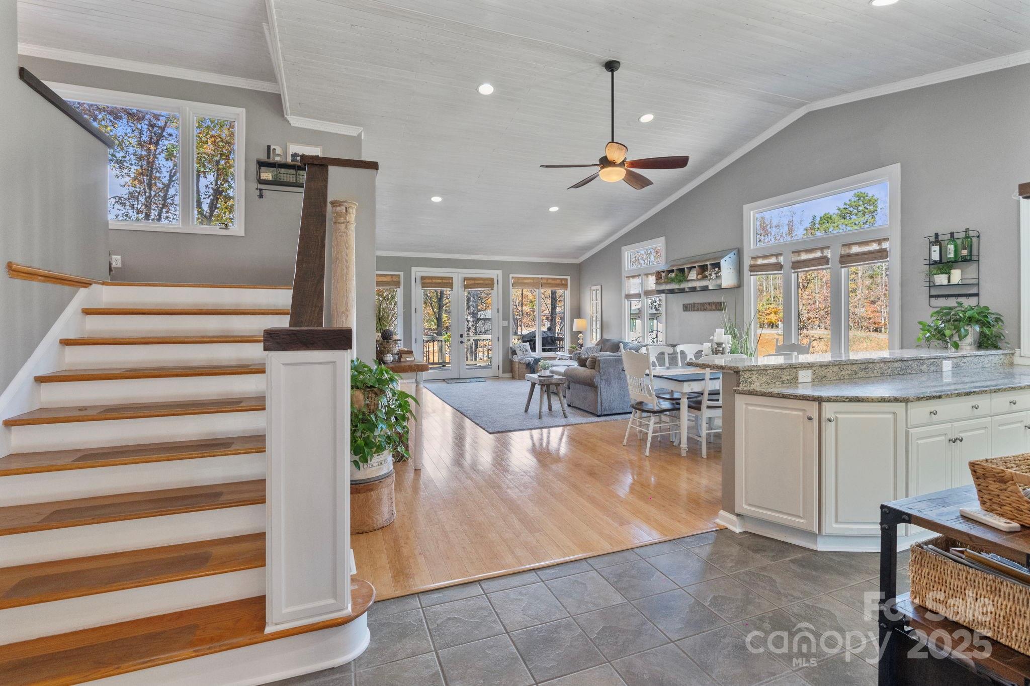466 Lakeview Shores Loop