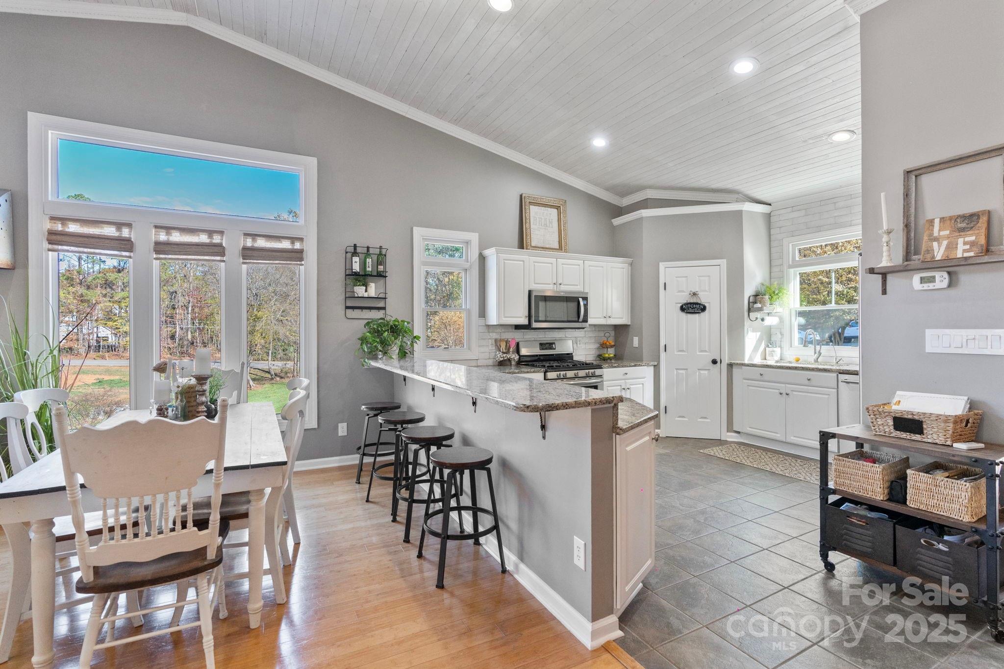 466 Lakeview Shores Loop