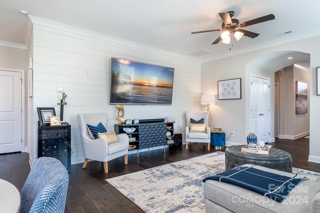 122 Mint Avenue Unit: D.