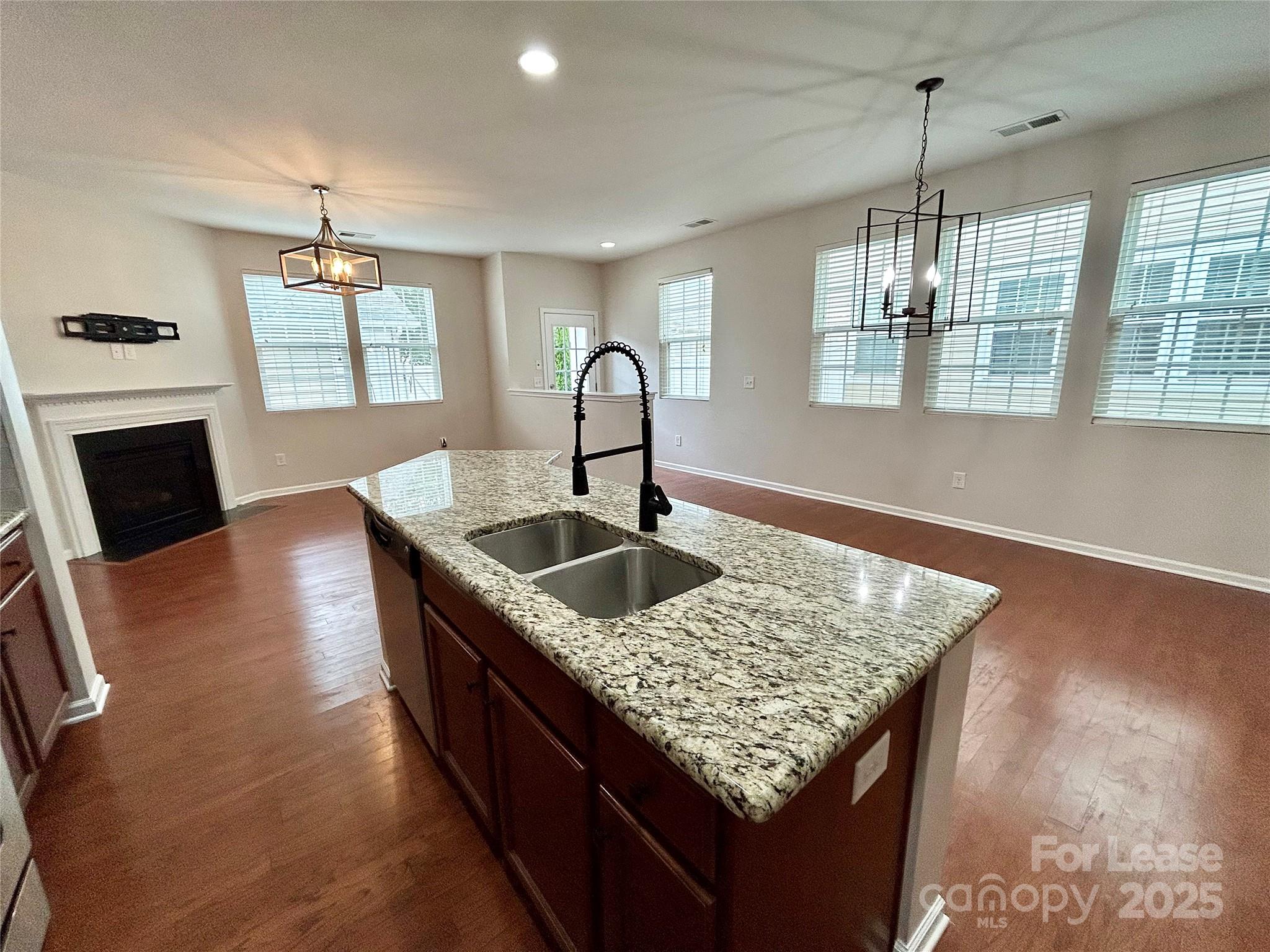 8245 Viewpoint Lane
