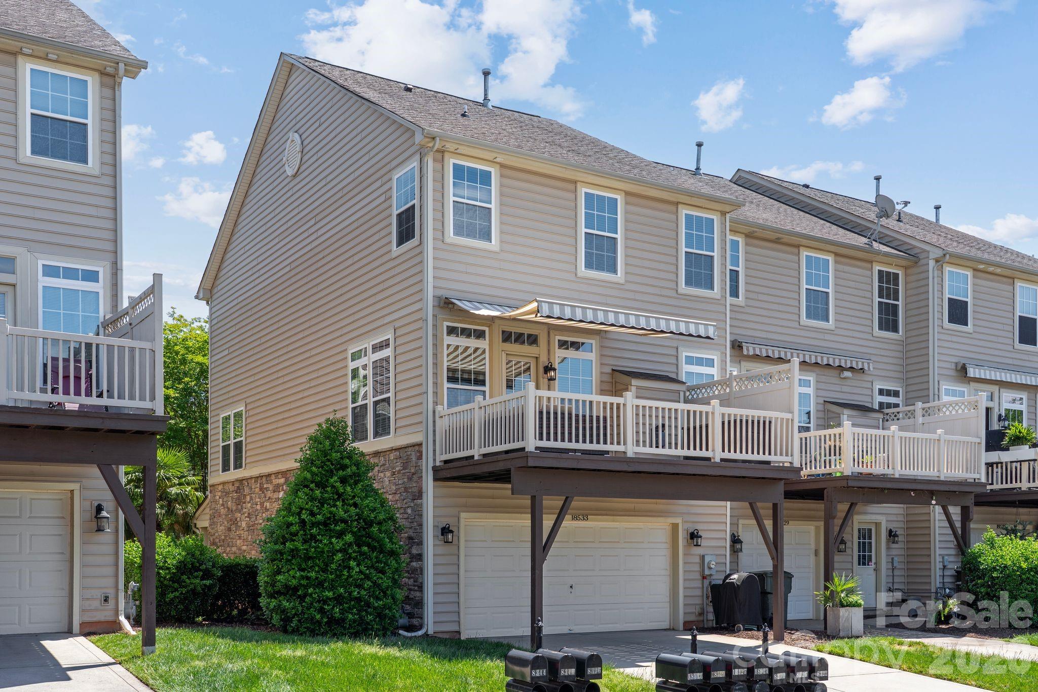 18533 The Commons Boulevard