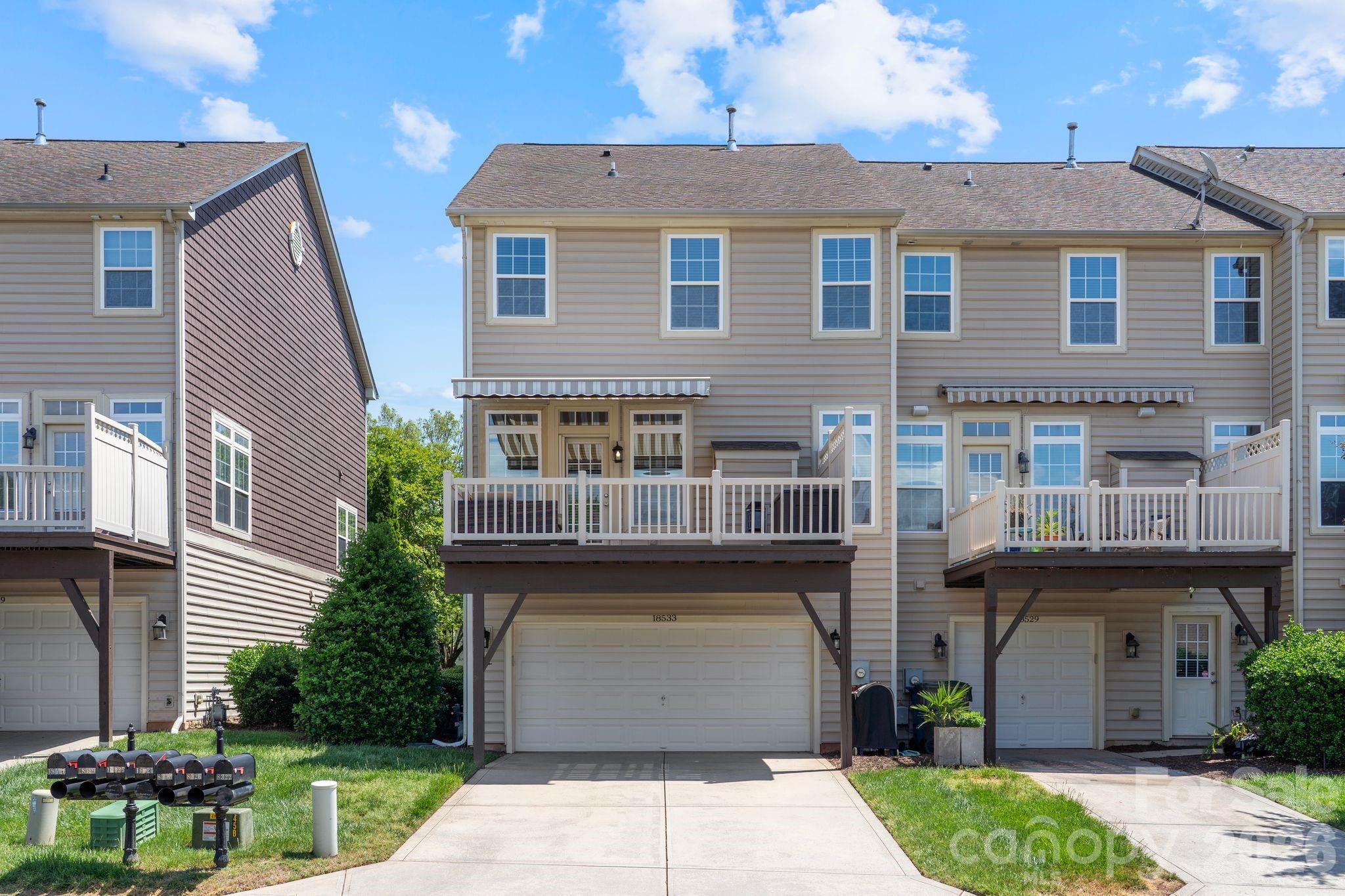 18533 The Commons Boulevard