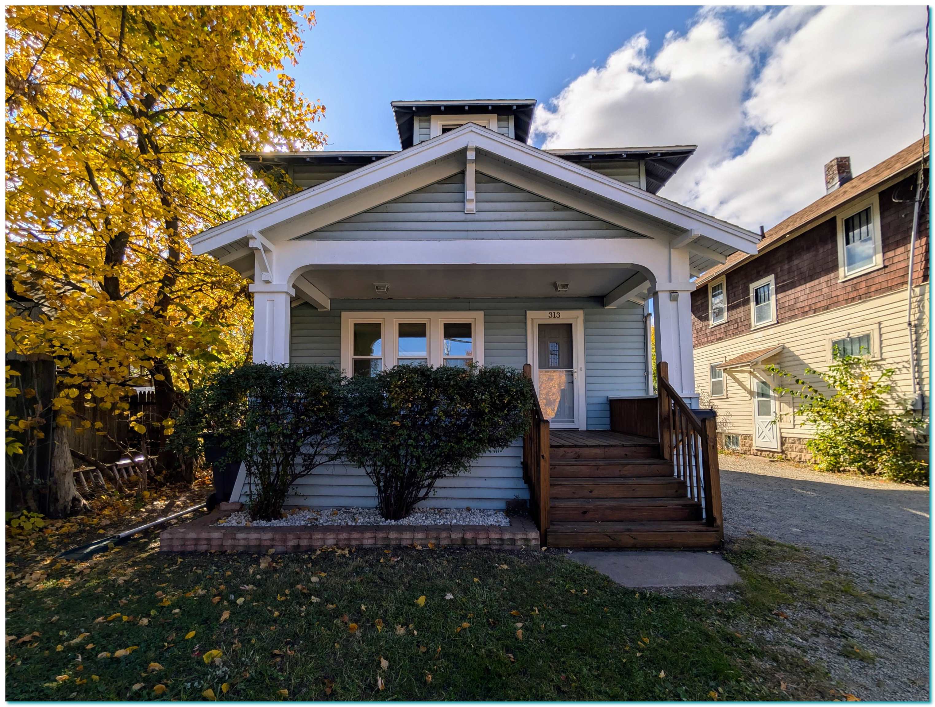 313 NICOLET Boulevard