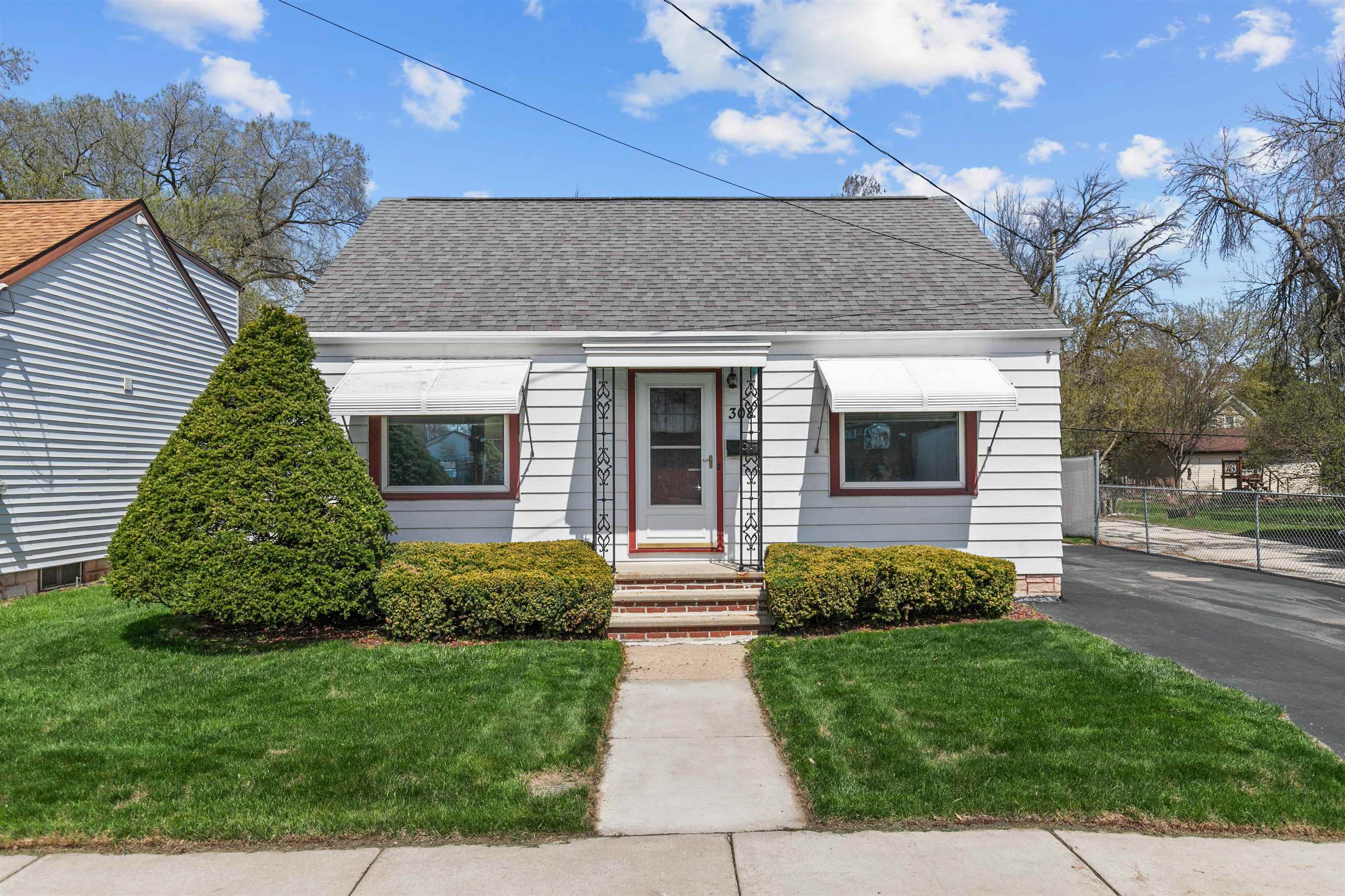 308 E CALUMET Street