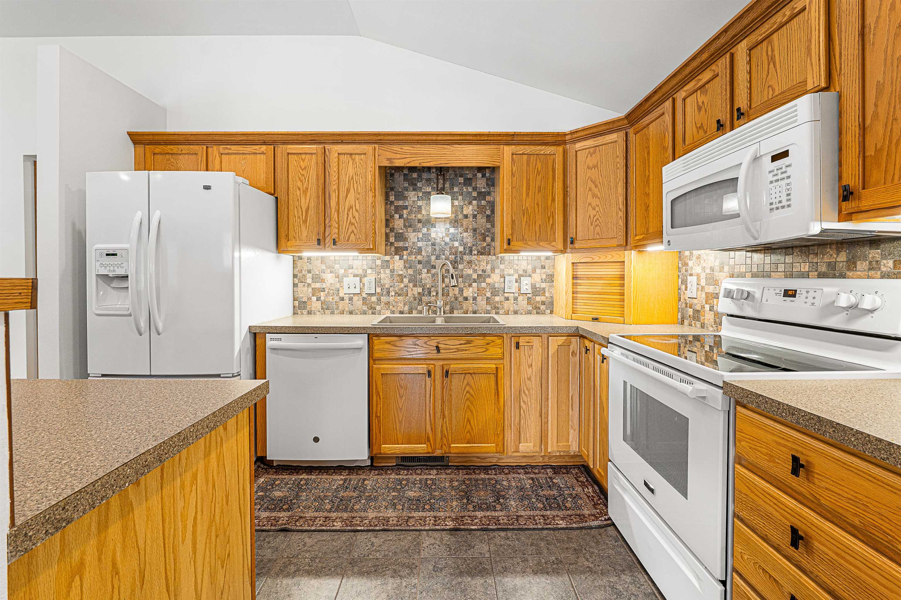 N96W14141 KNOLLCREST Circle