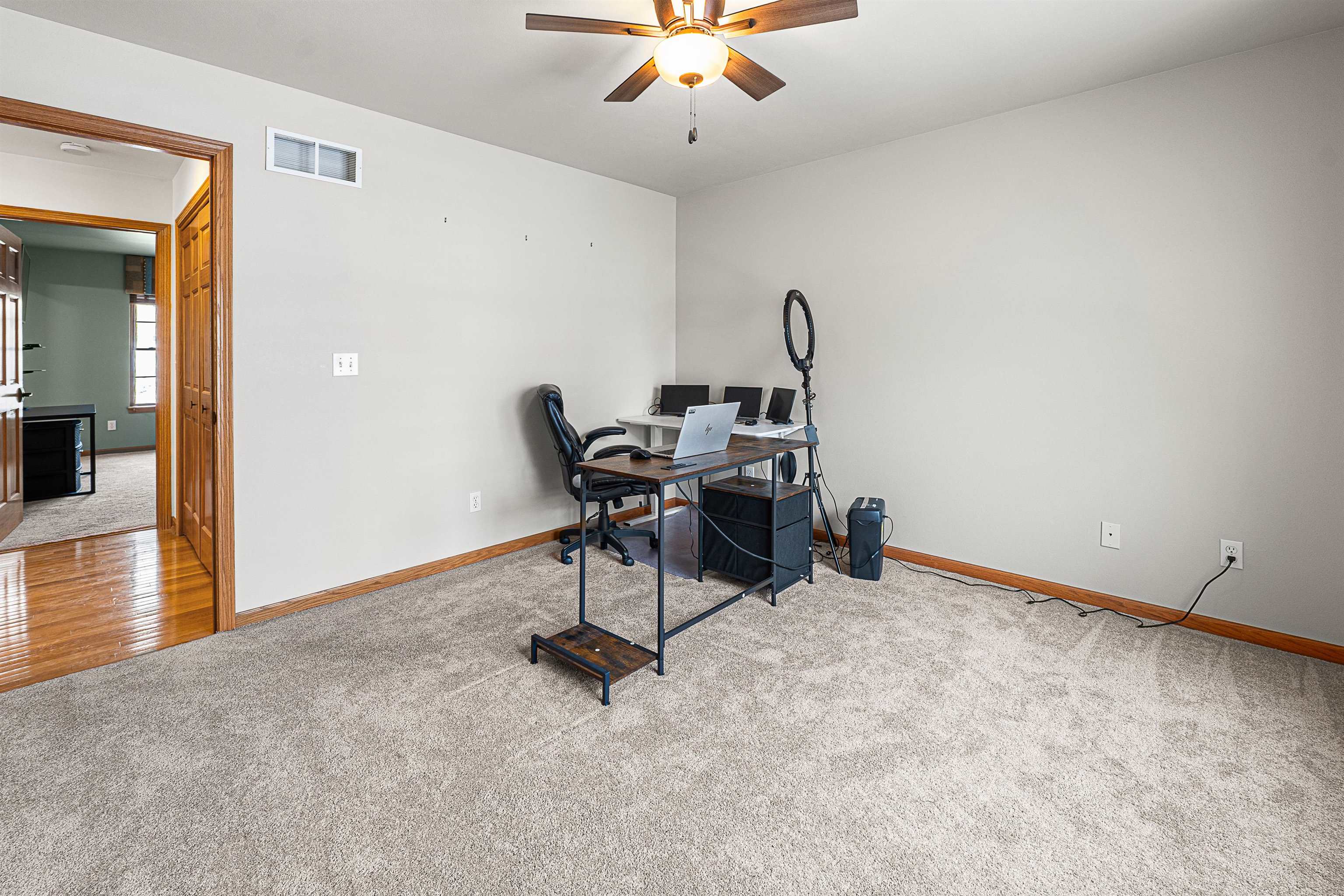 N96W14141 KNOLLCREST Circle