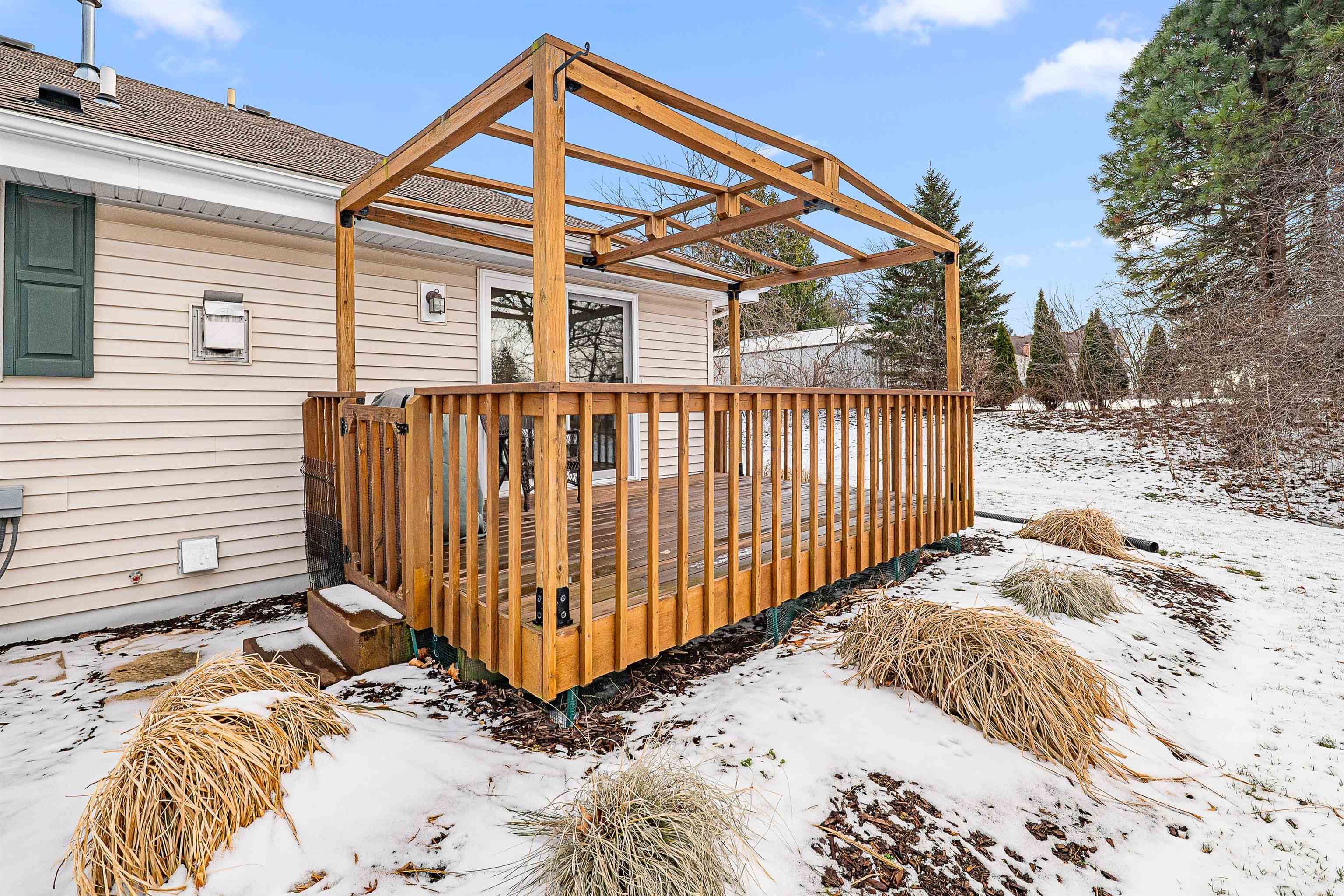 N96W14141 KNOLLCREST Circle