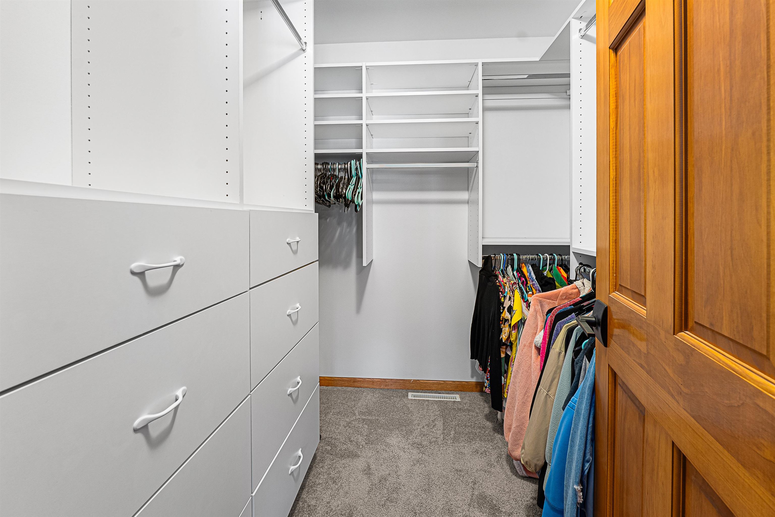 N96W14141 KNOLLCREST Circle