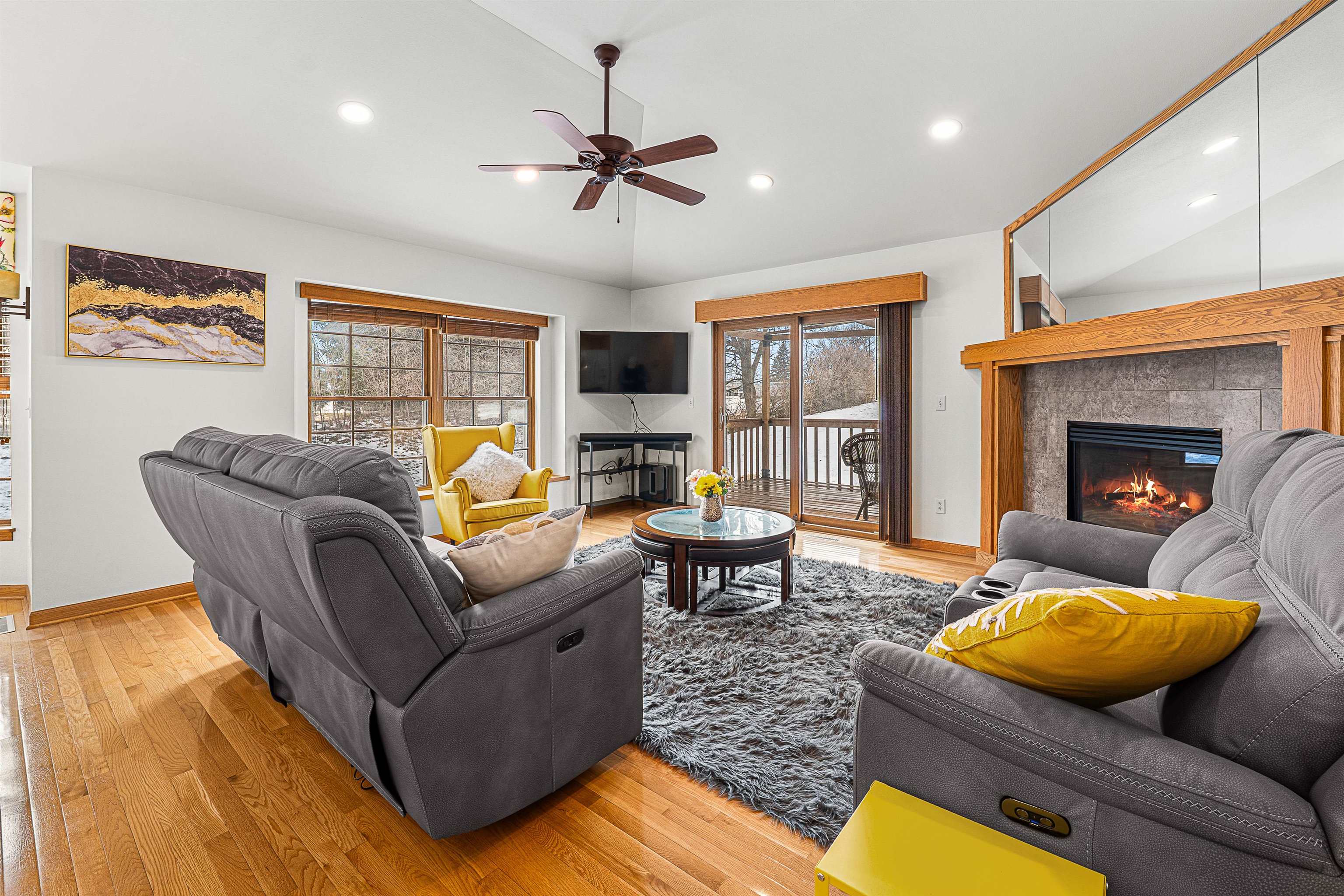 N96W14141 KNOLLCREST Circle