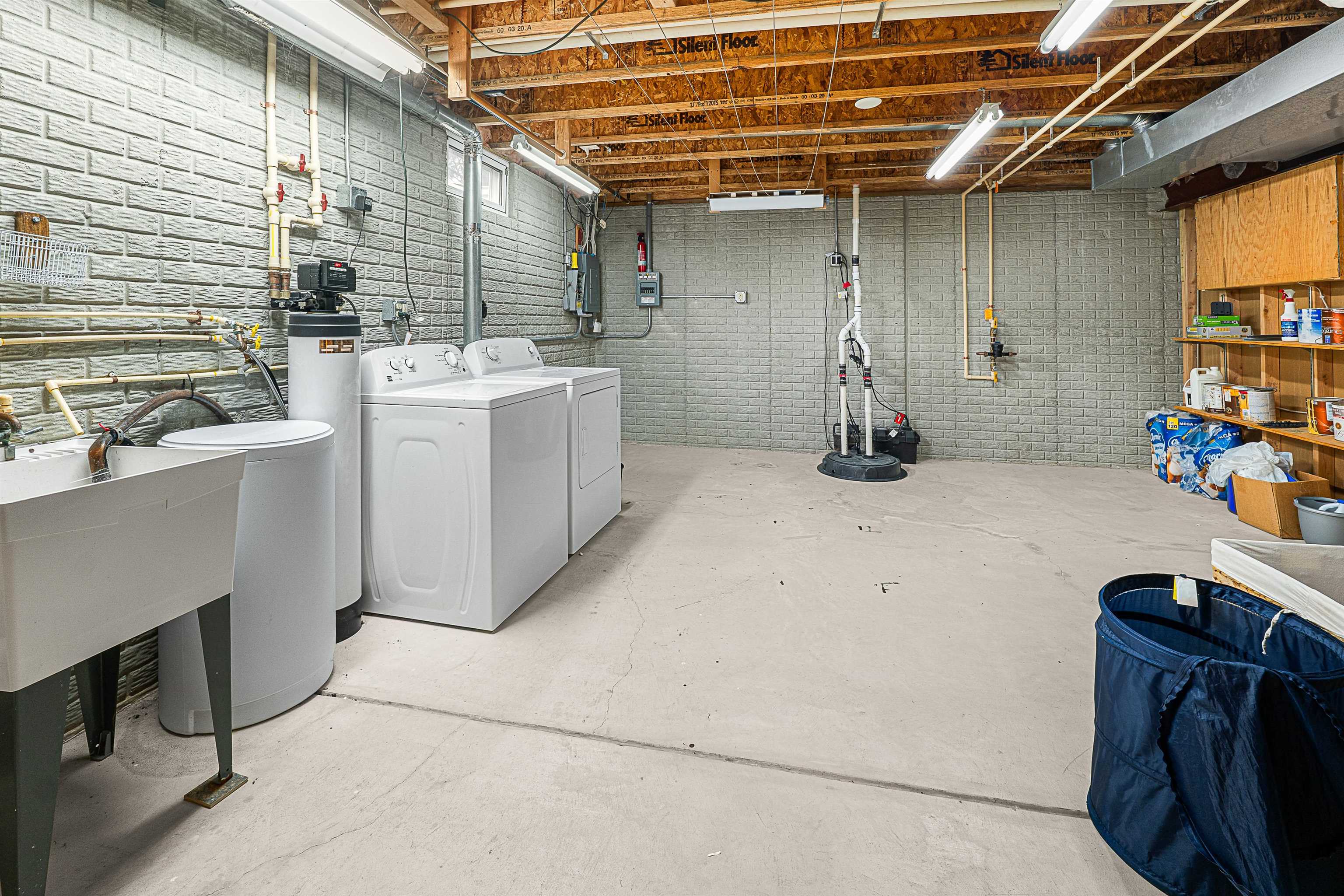 N96W14141 KNOLLCREST Circle