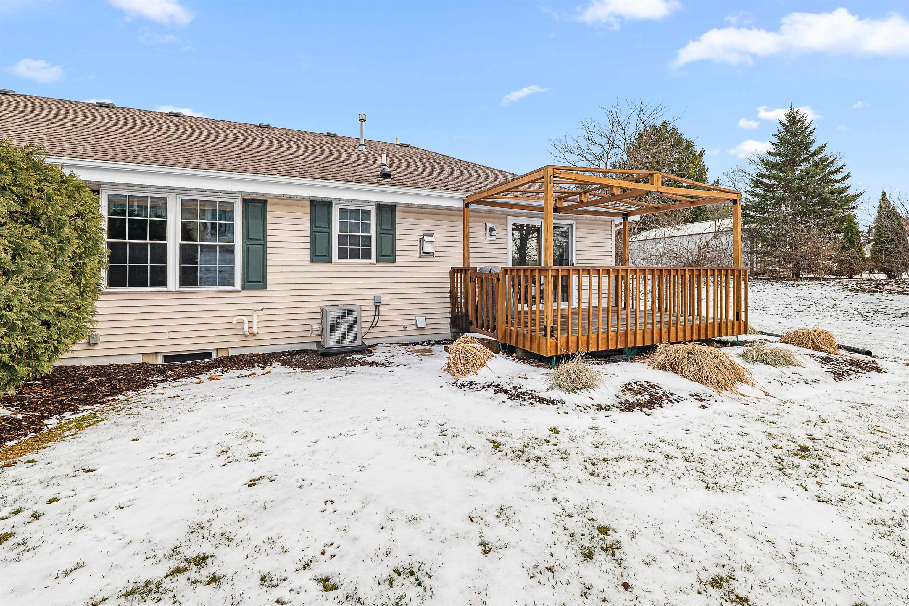 N96W14141 KNOLLCREST Circle