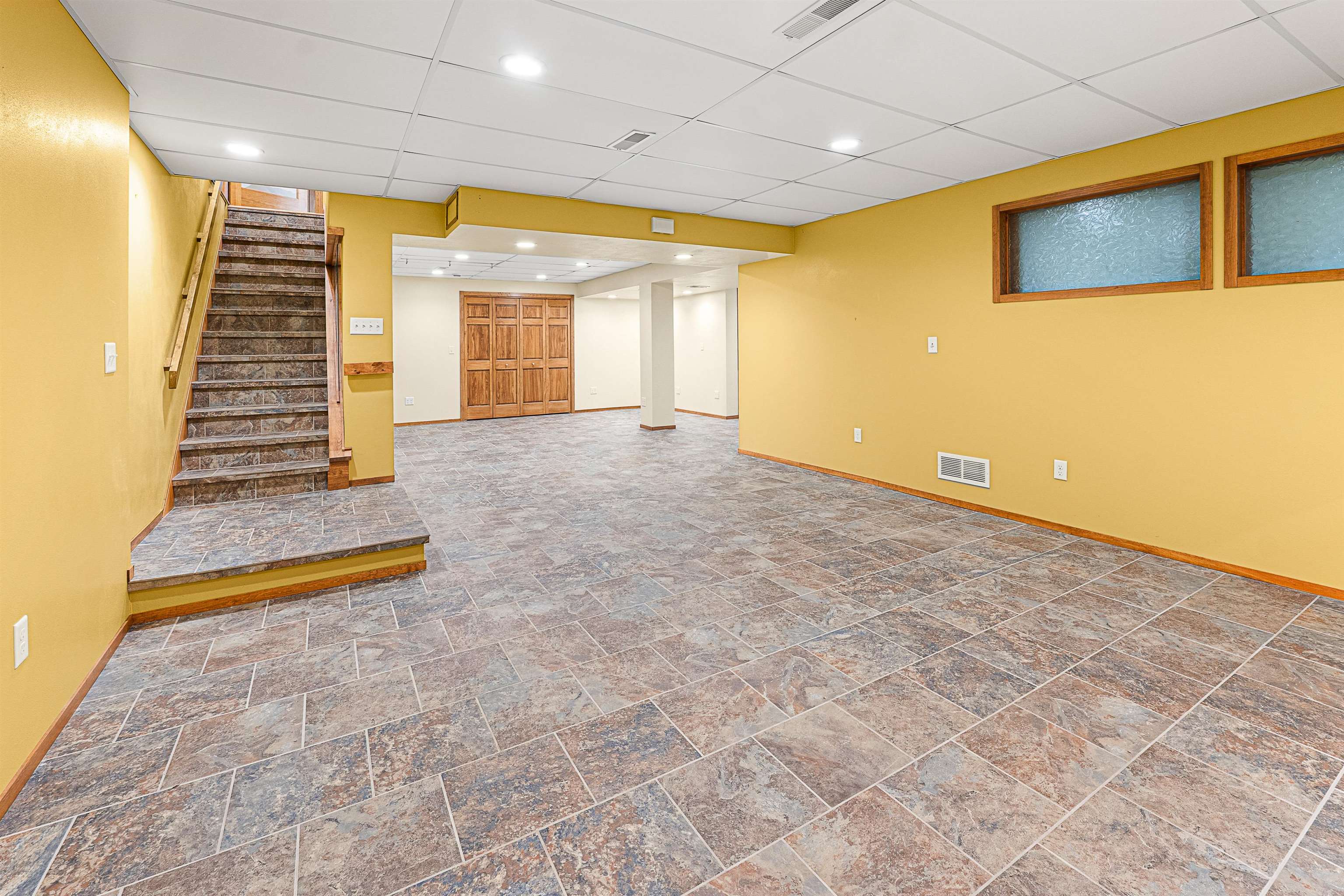 N96W14141 KNOLLCREST Circle