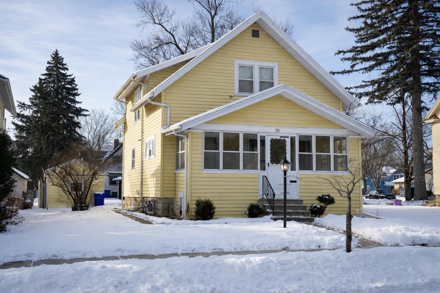 731 W ELSIE Street