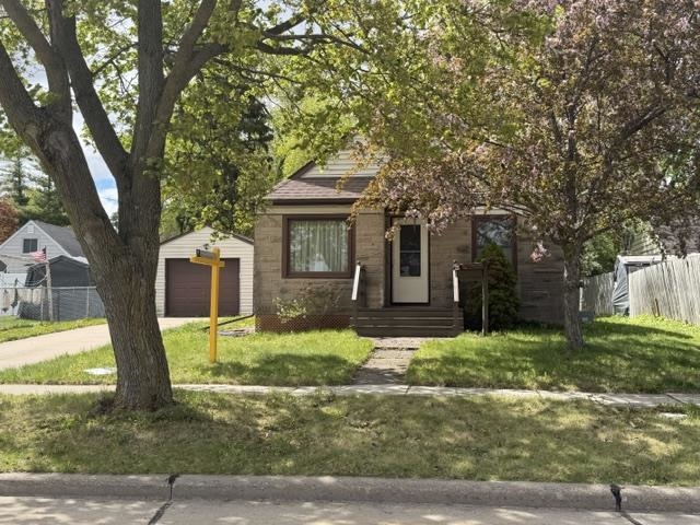 109 E 11TH Street