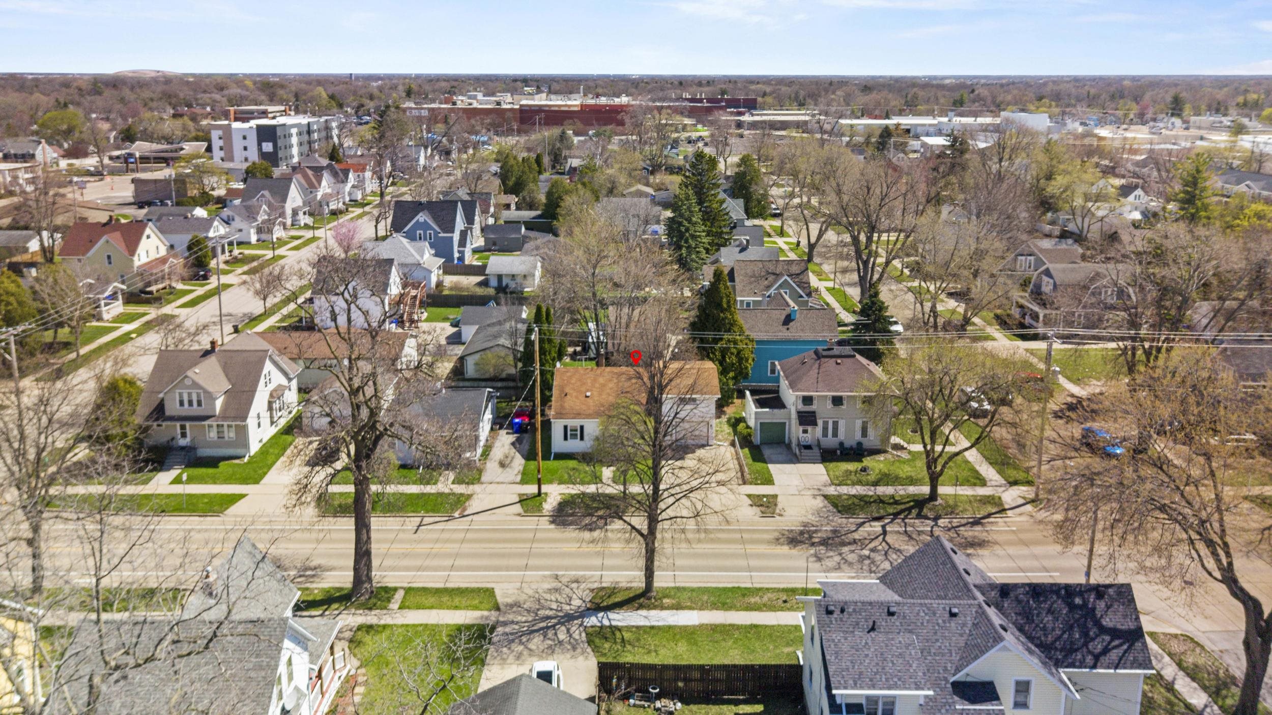 1106 N DREW Street