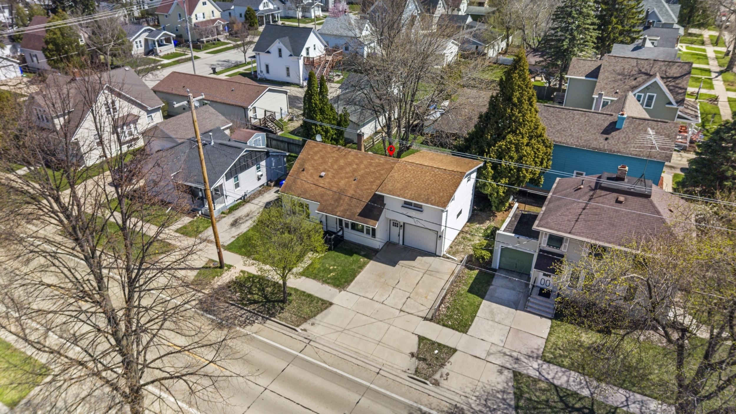 1106 N DREW Street