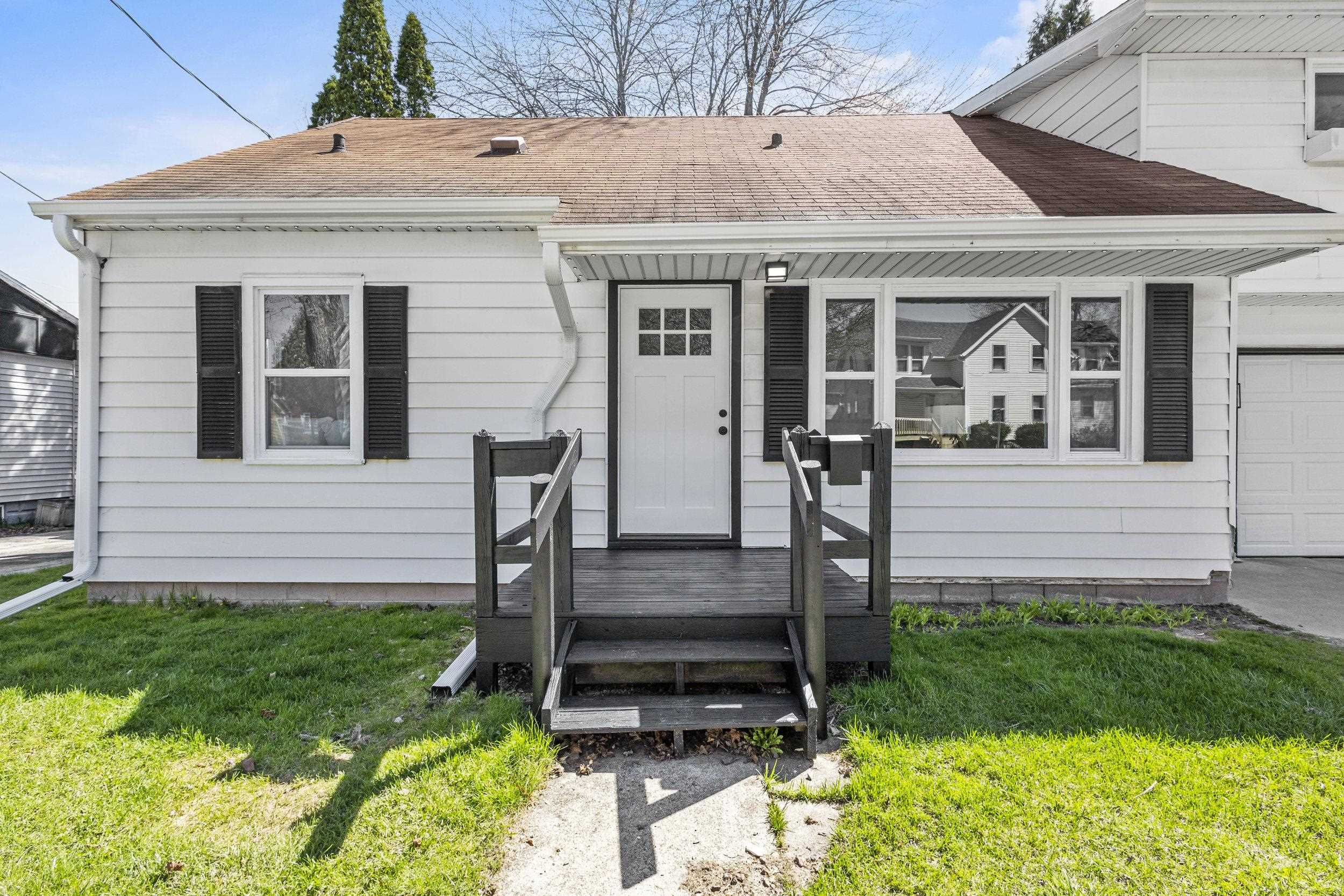 1106 N DREW Street