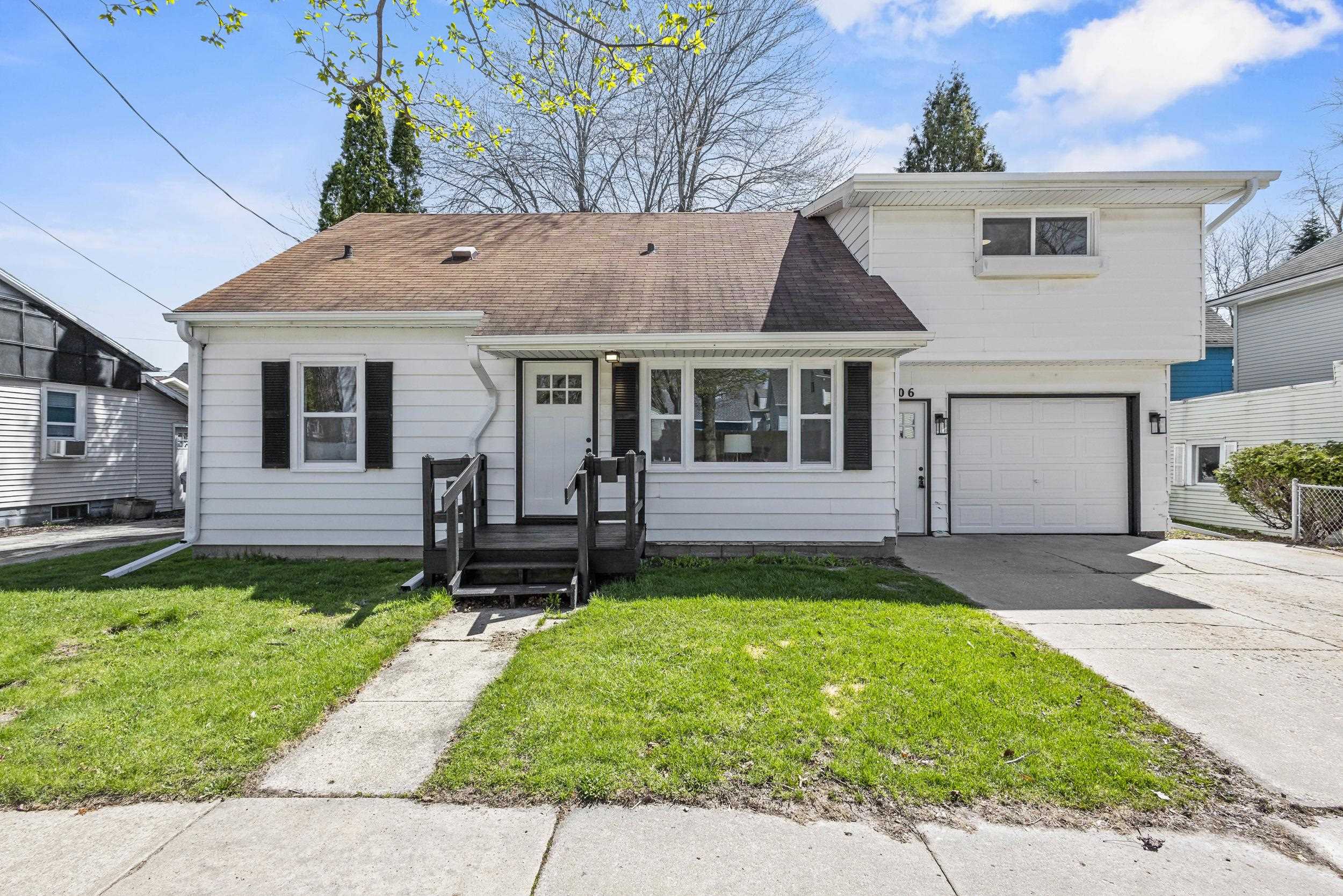 1106 N DREW Street