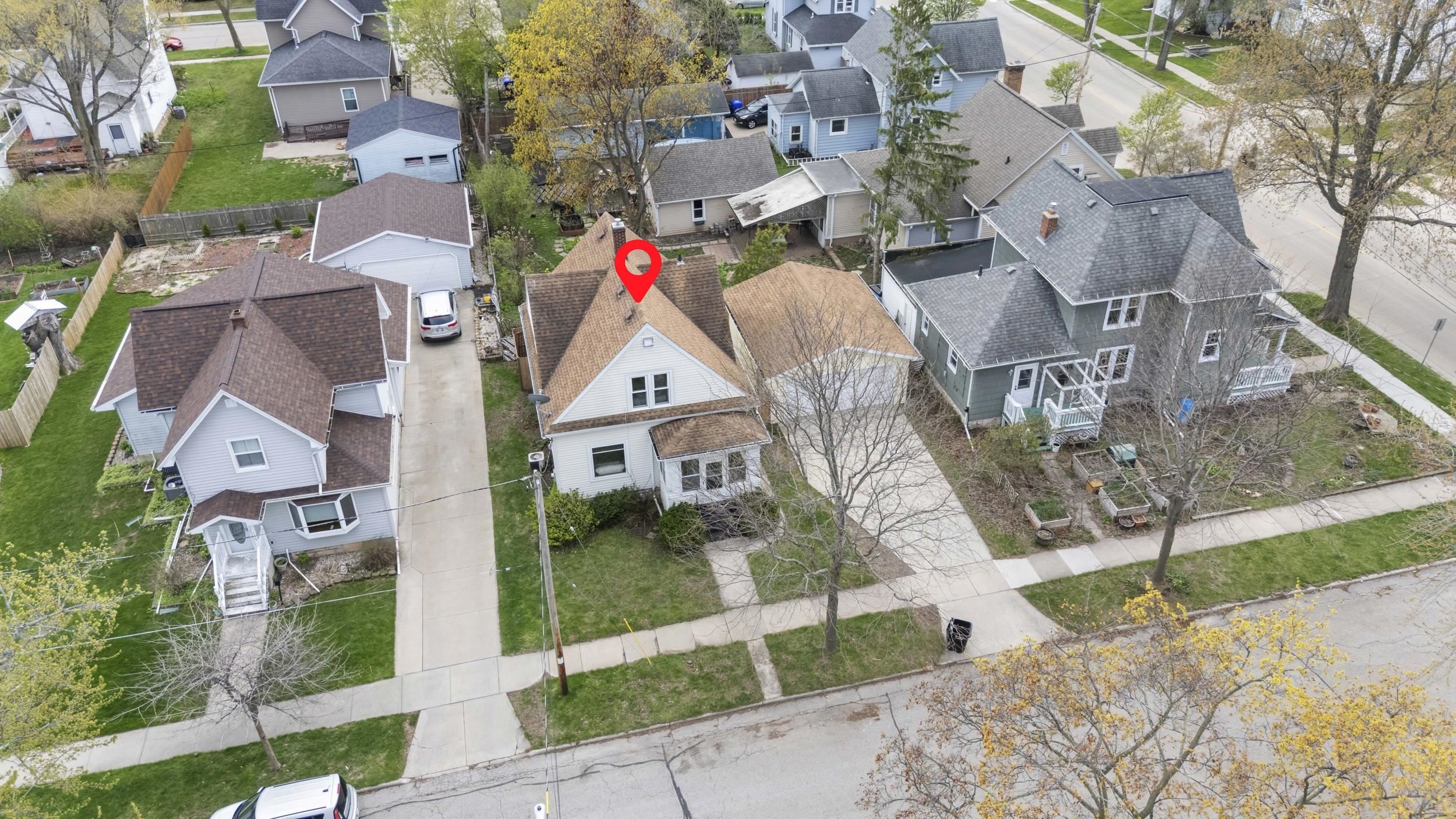 109 E HANCOCK Street