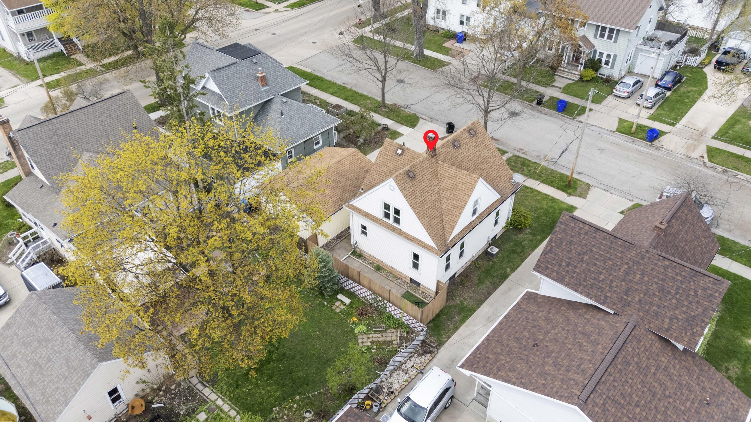 109 E HANCOCK Street