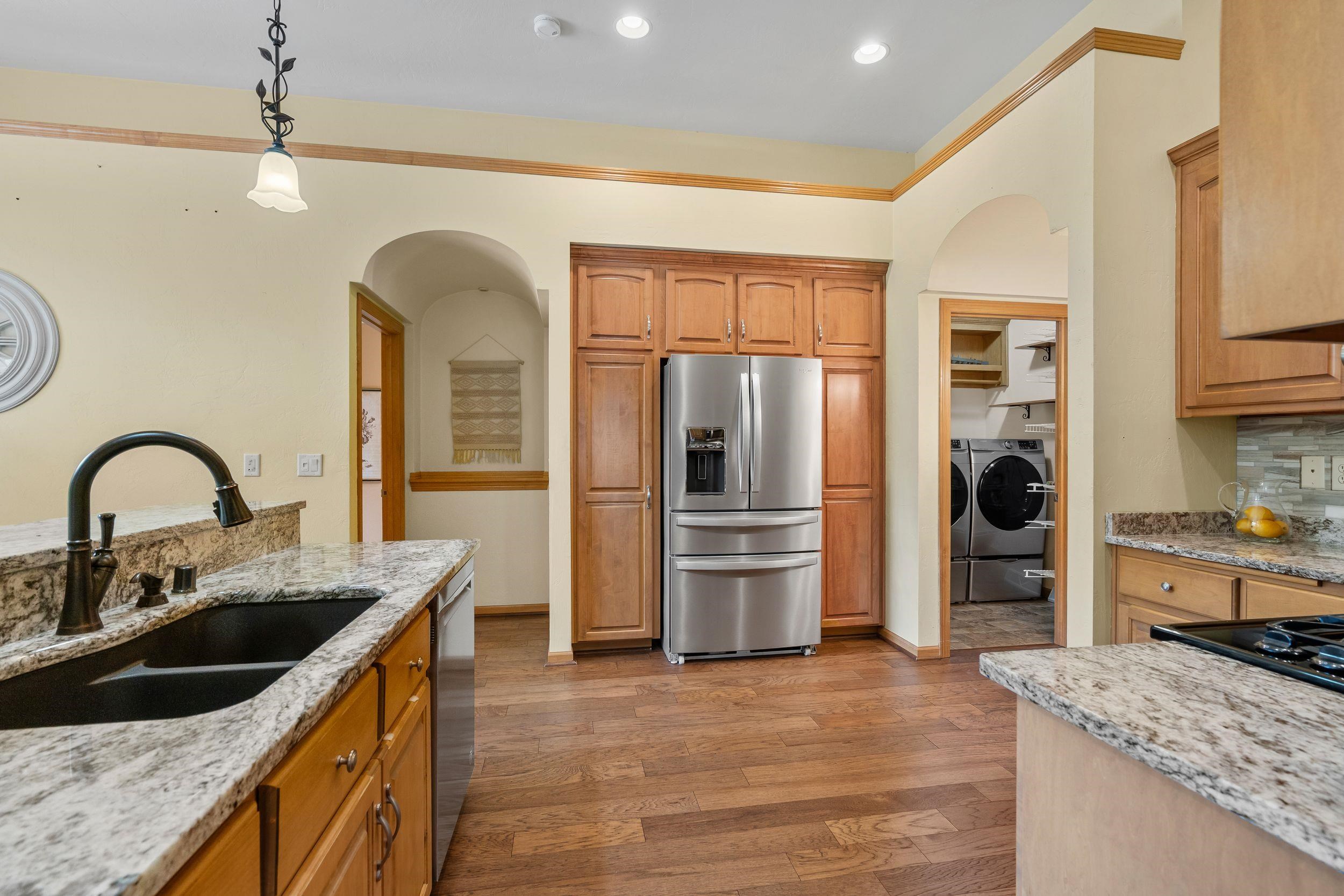 2307 SOUTHERLAND Circle