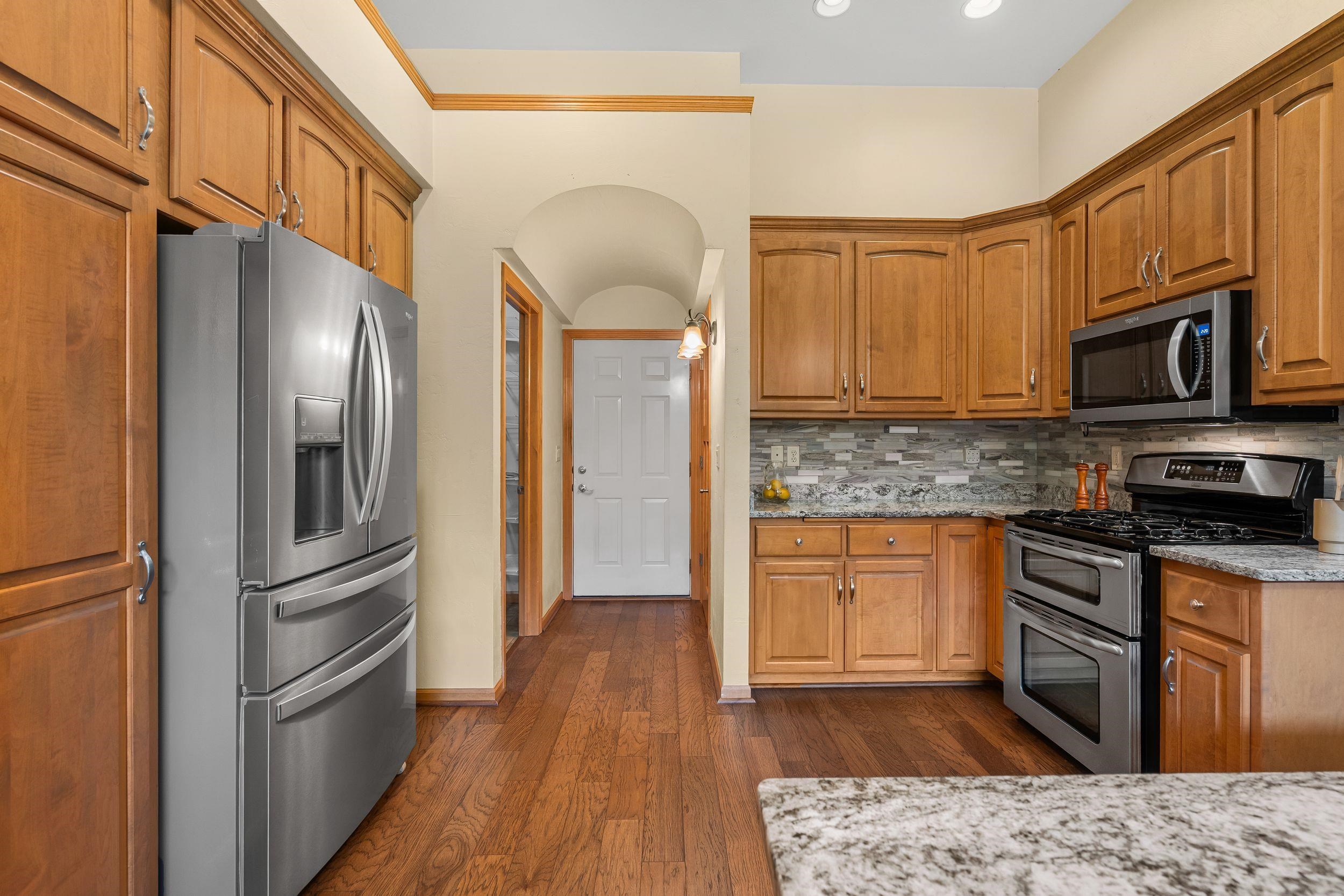 2307 SOUTHERLAND Circle