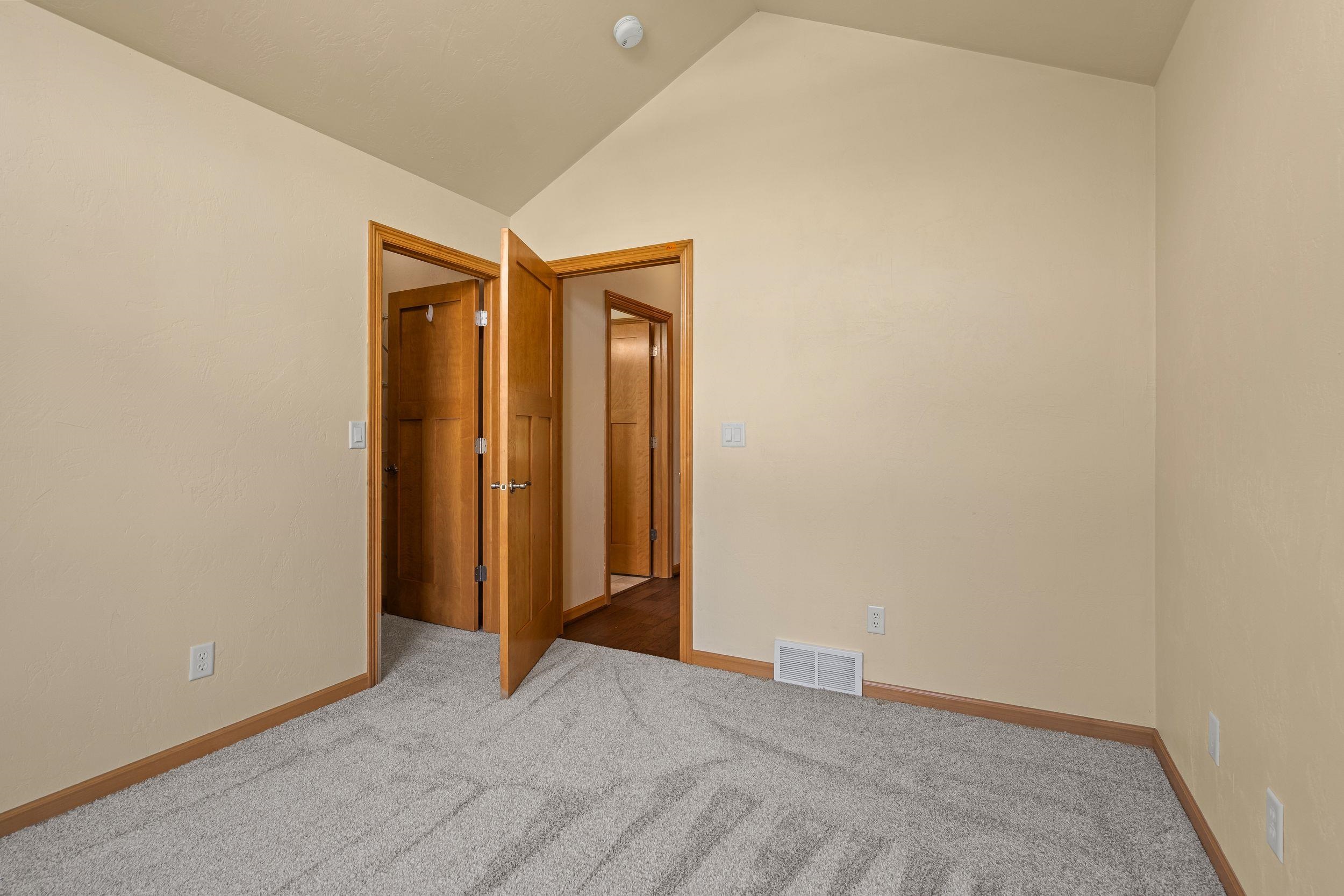 2307 SOUTHERLAND Circle