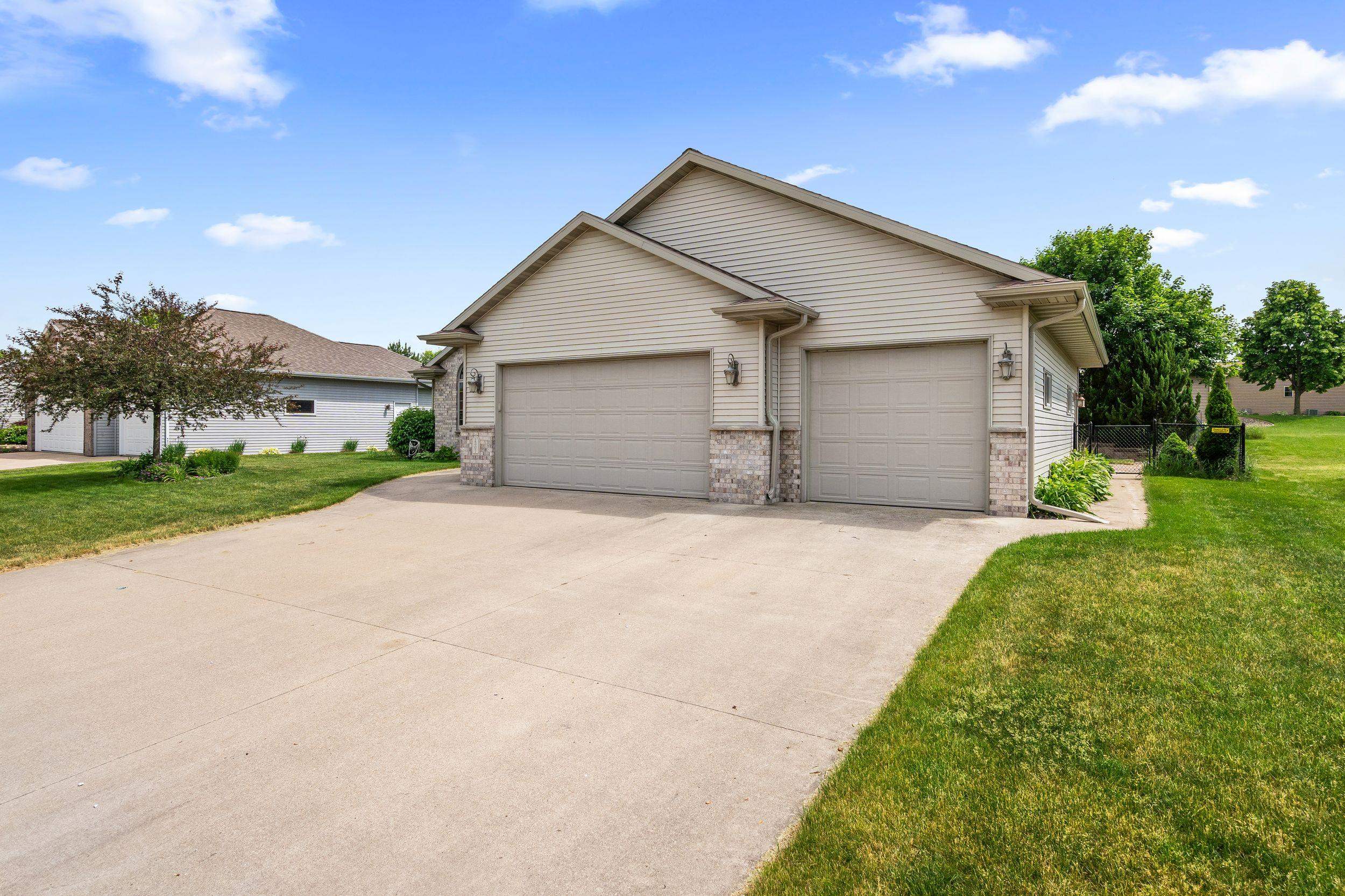 2307 SOUTHERLAND Circle