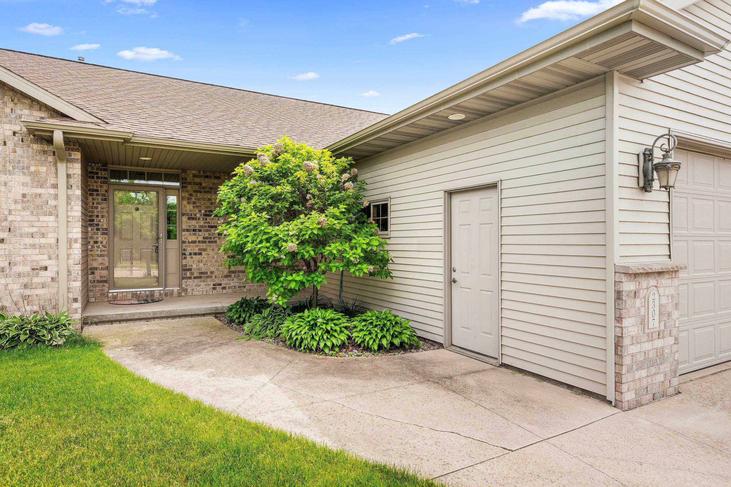 2307 SOUTHERLAND Circle