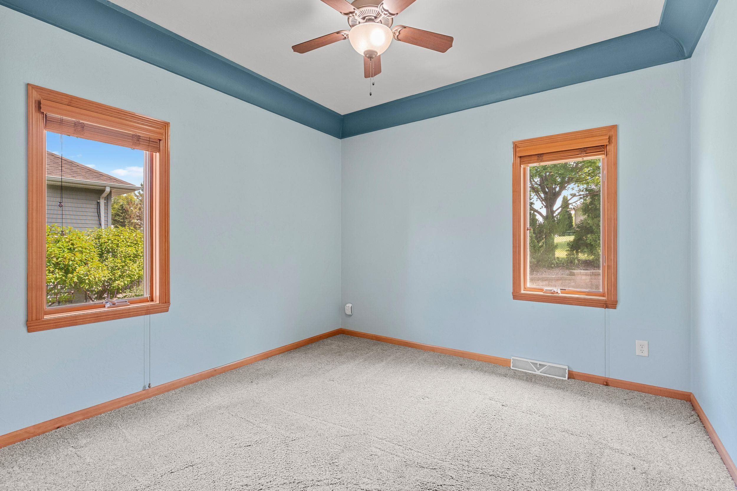 2307 SOUTHERLAND Circle
