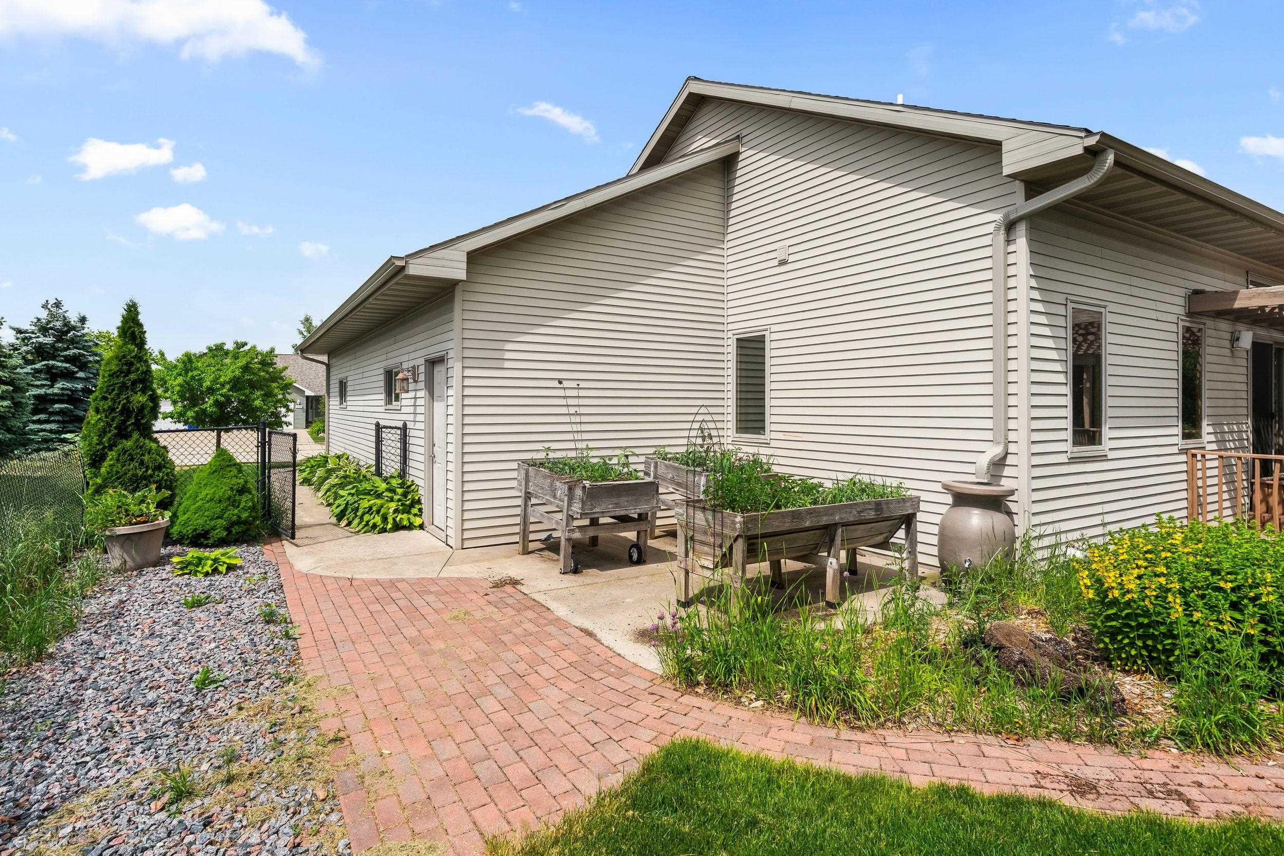 2307 SOUTHERLAND Circle