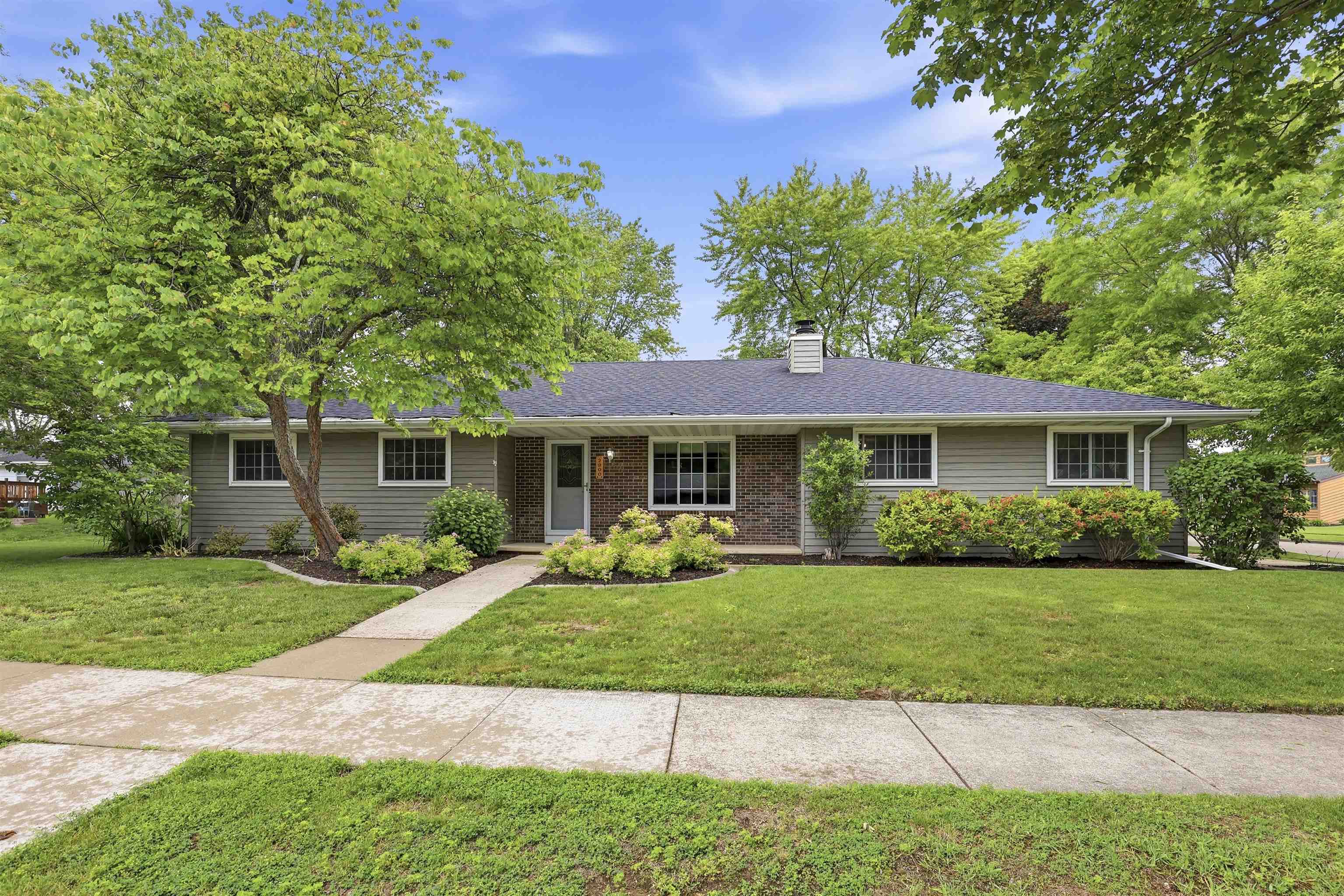 2900 E LOURDES Drive