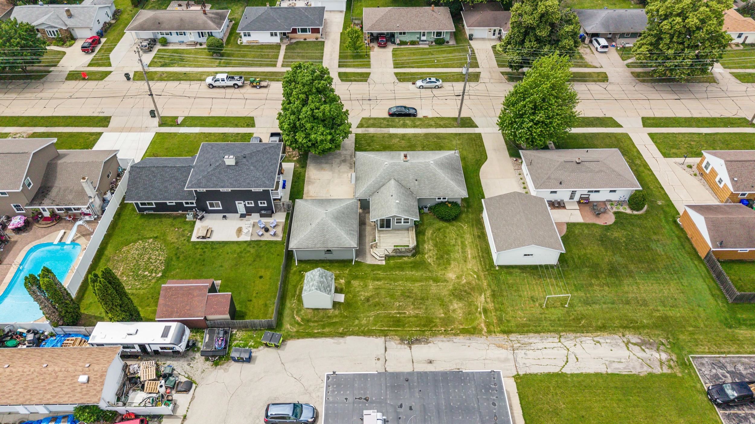 1904 MAIN Avenue