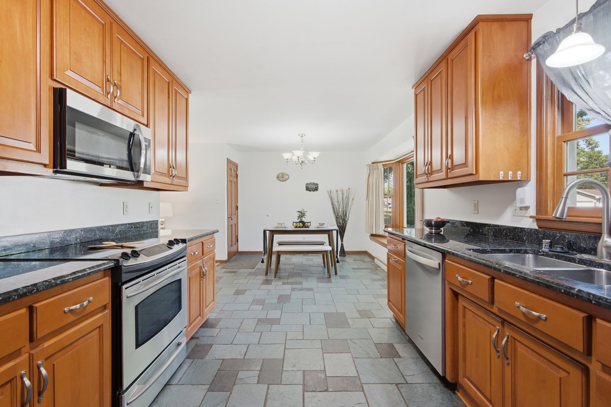788 FIELDCREST Drive
