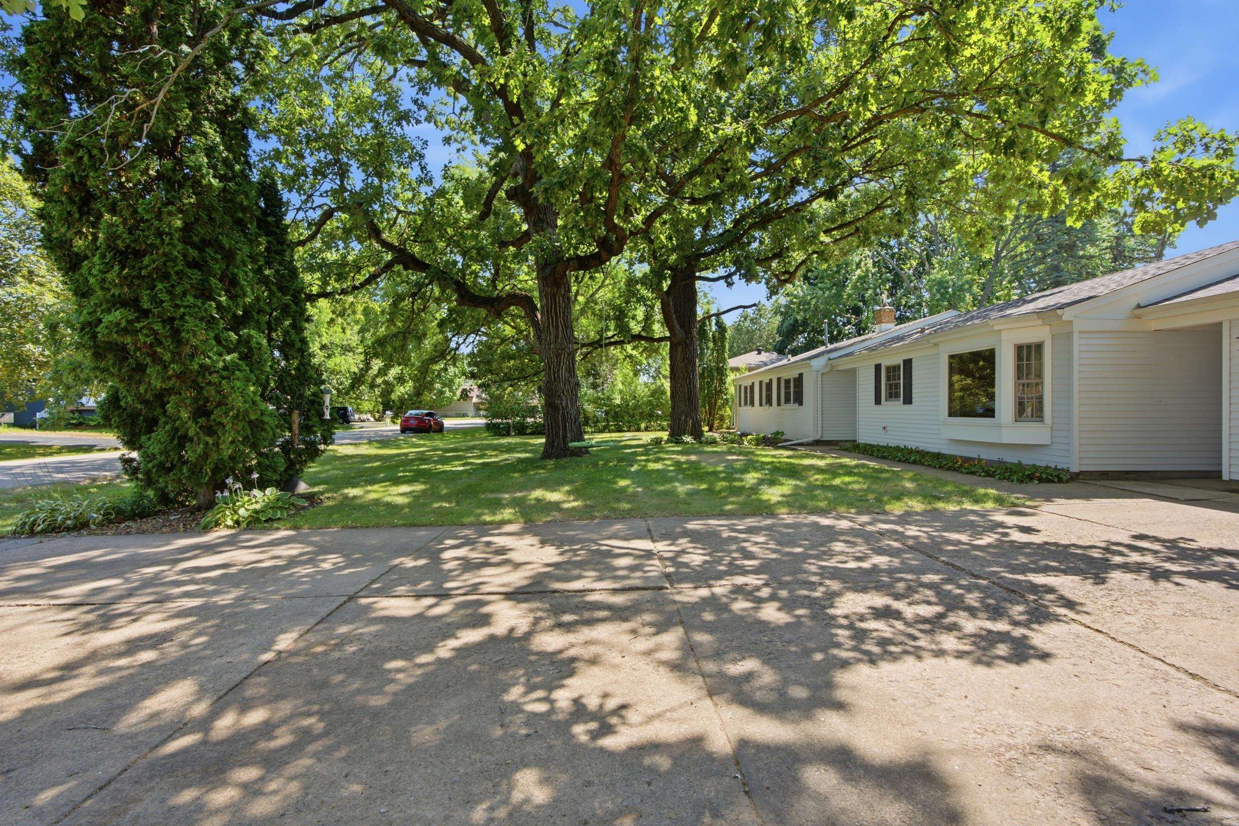 788 FIELDCREST Drive
