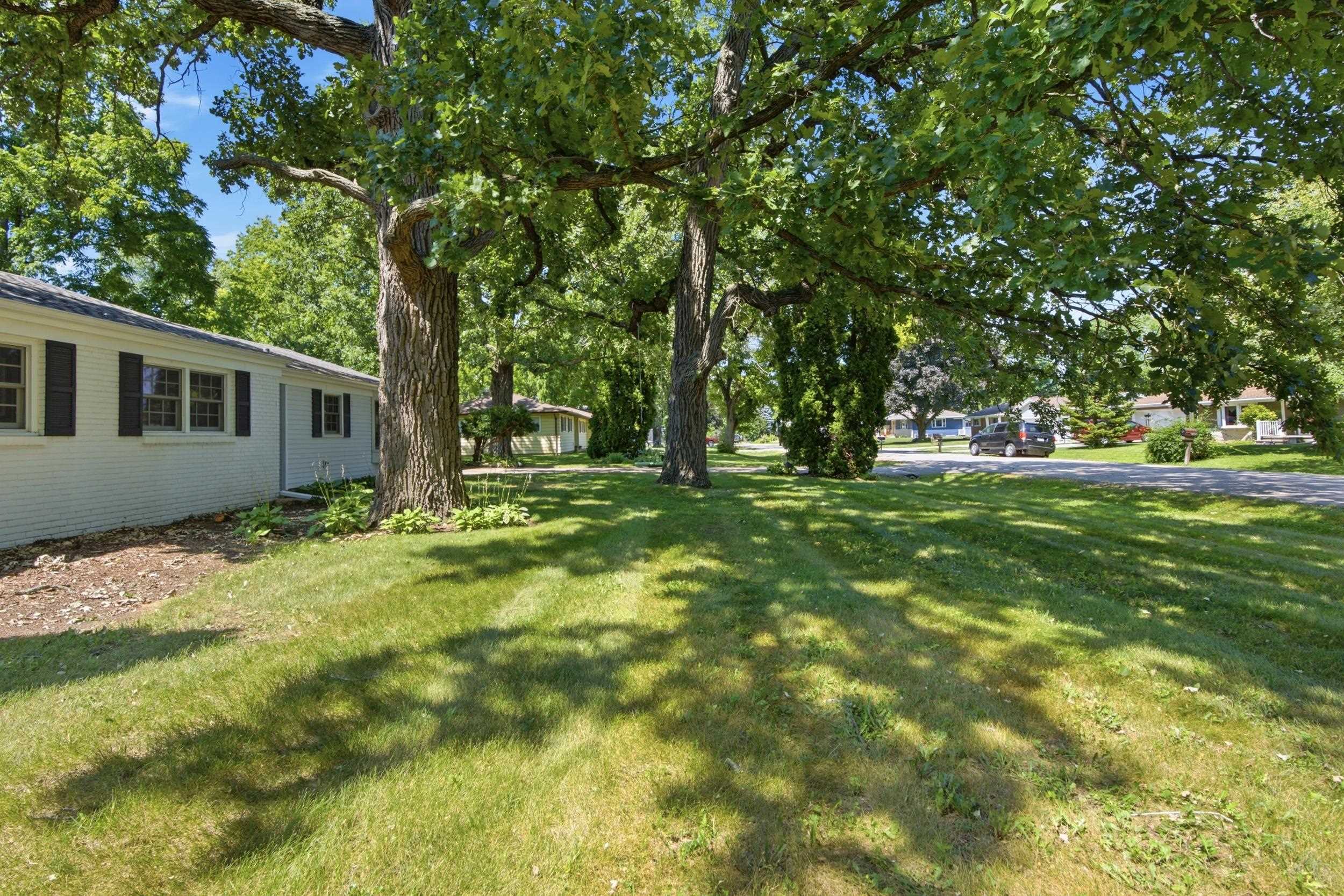 788 FIELDCREST Drive