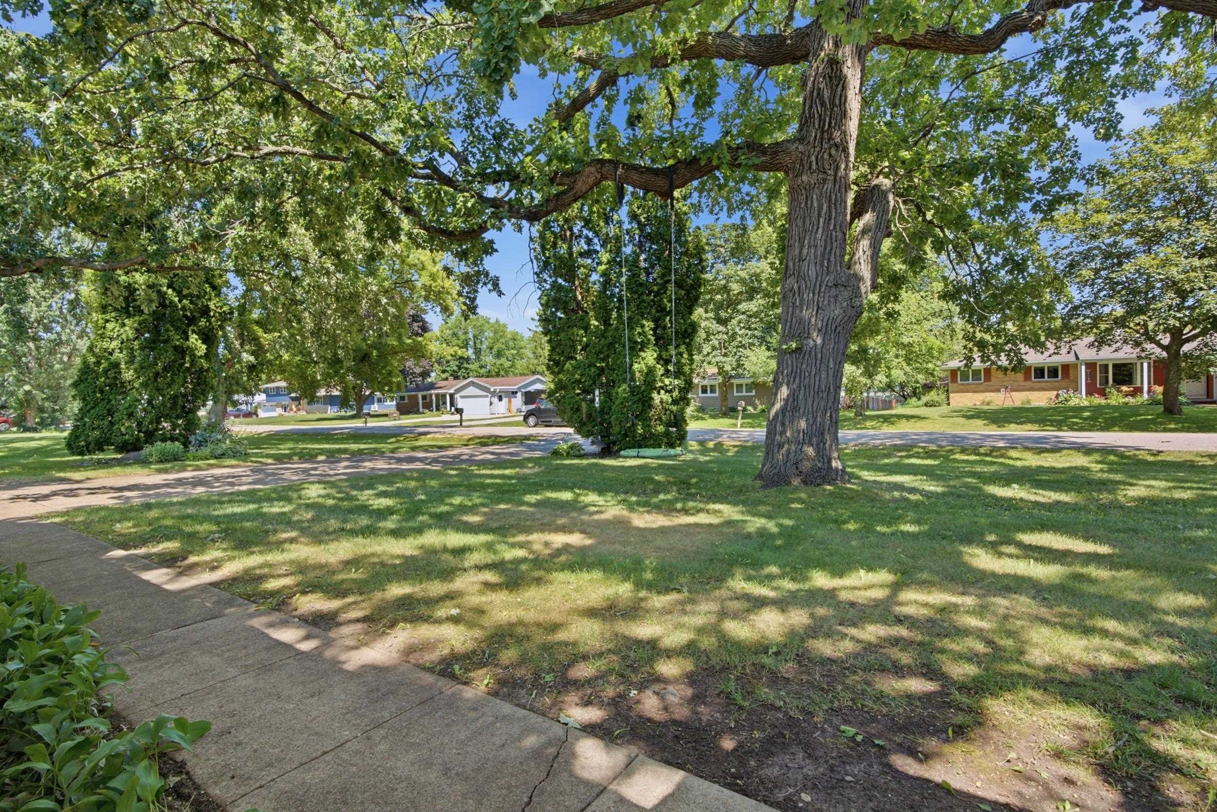 788 FIELDCREST Drive