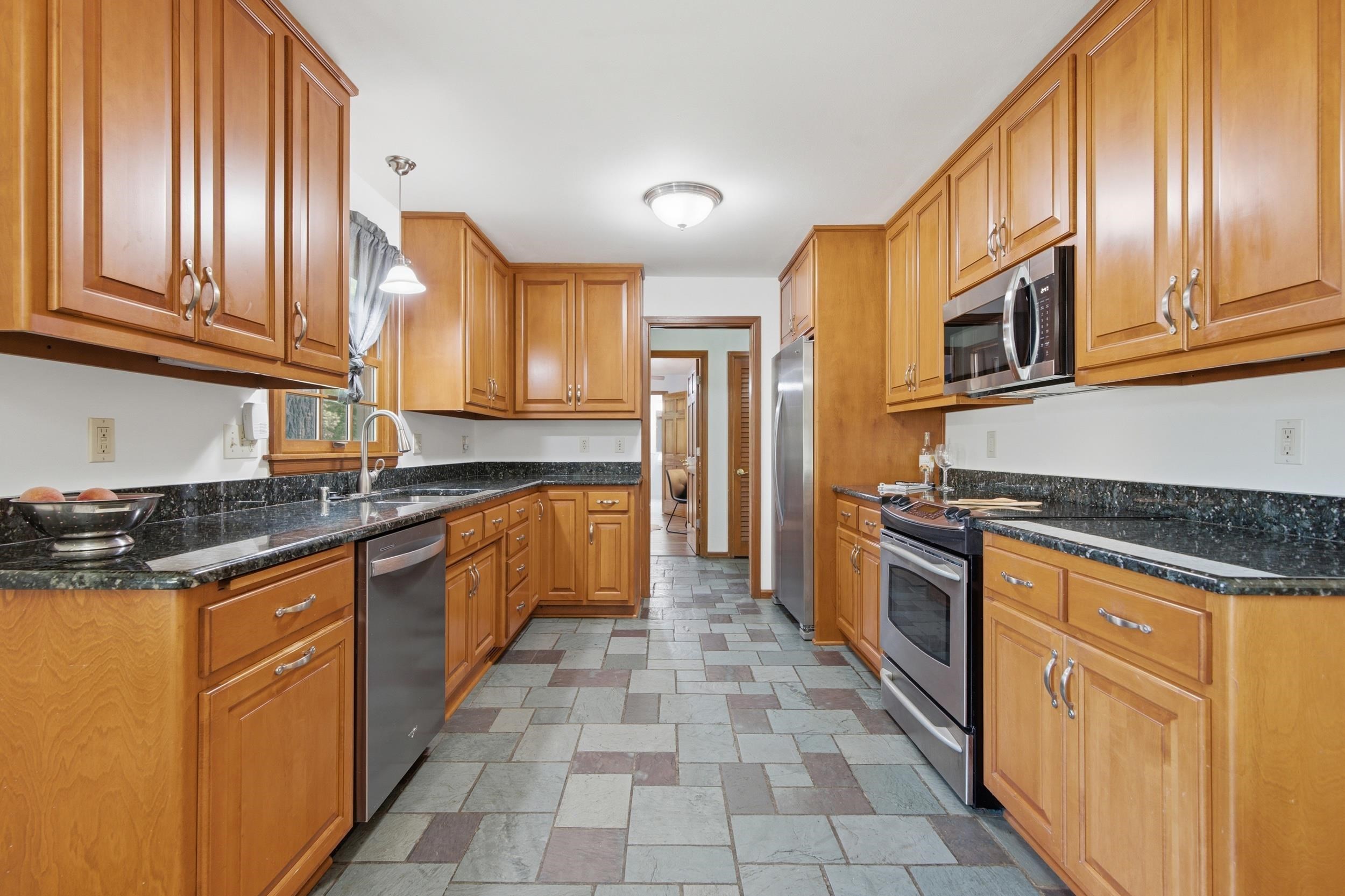 788 FIELDCREST Drive